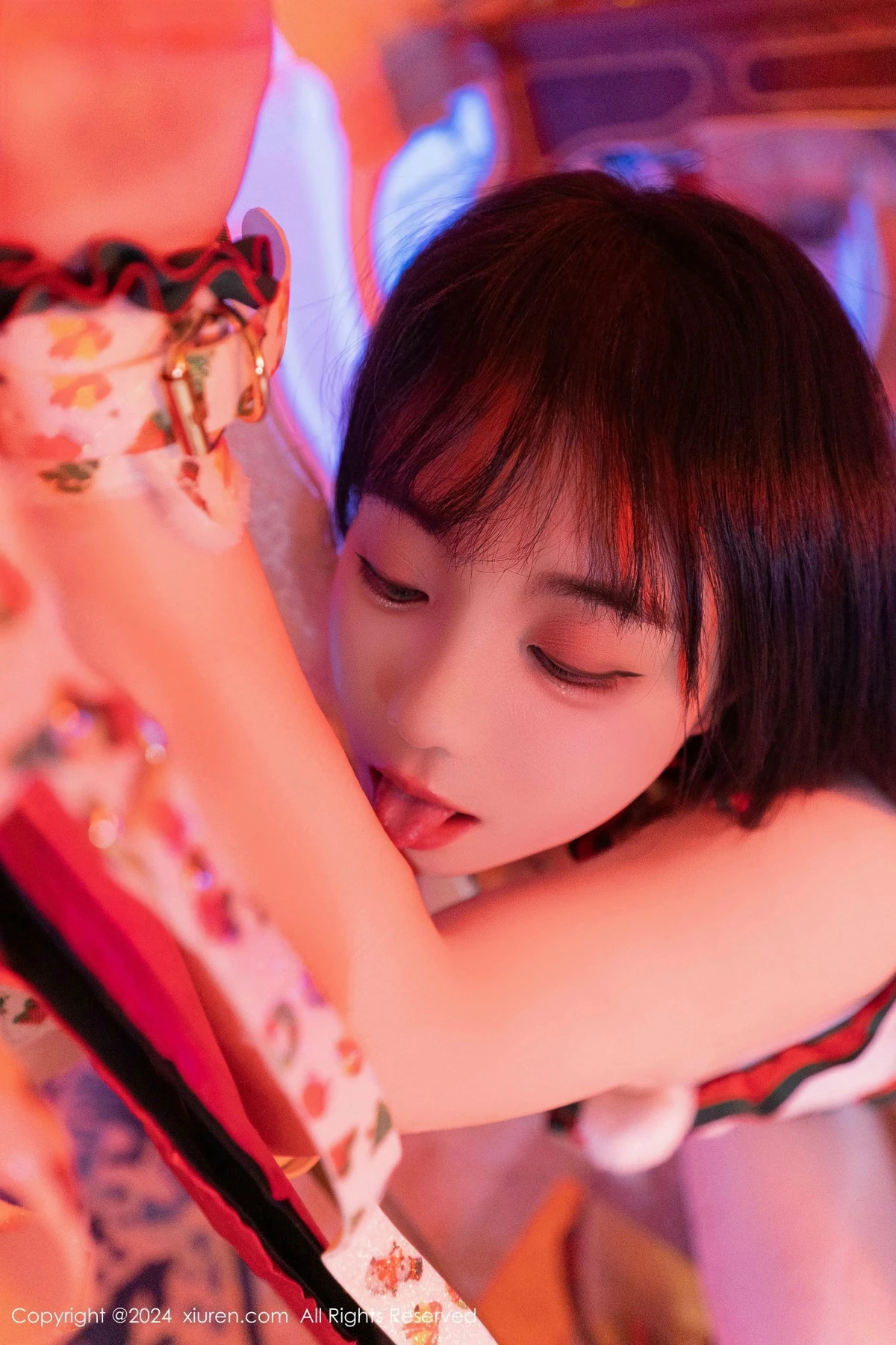 秀人集.com_[XiuRen秀人网]No.9638_新人模特软情调教主题性感情趣服饰配超薄肉丝秀火辣身材诱惑写真112P