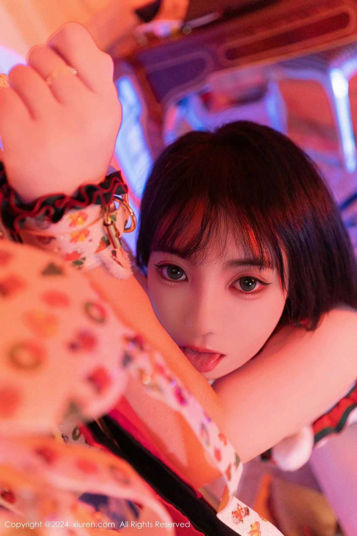 秀人集.com_[XiuRen秀人网]No.9638_新人模特软情调教主题性感情趣服饰配超薄肉丝秀火辣身材诱惑写真112P