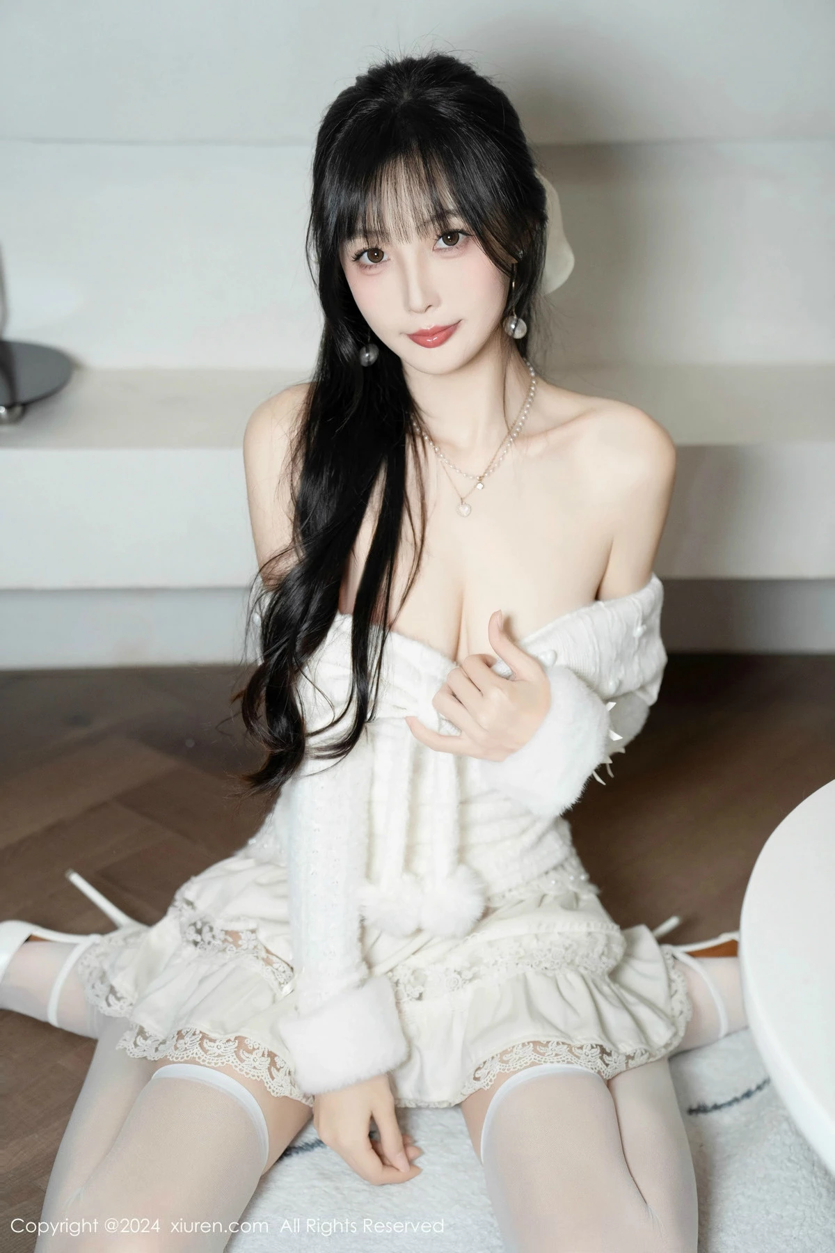 秀人集.com_[XiuRen秀人网]No.9658_模特林星阑白色连衣短裙露红色情趣内衣配白丝袜秀美腿诱惑写真93P