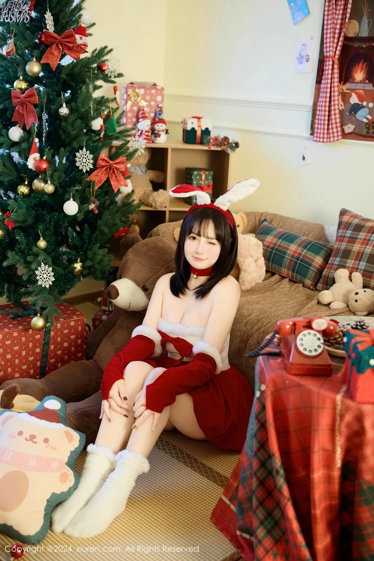 秀人集.com_[XiuRen秀人网]No.9656_模特养乐多Doll圣诞主题性感红色连衣裙半脱秀丰腴身材诱惑写真53P