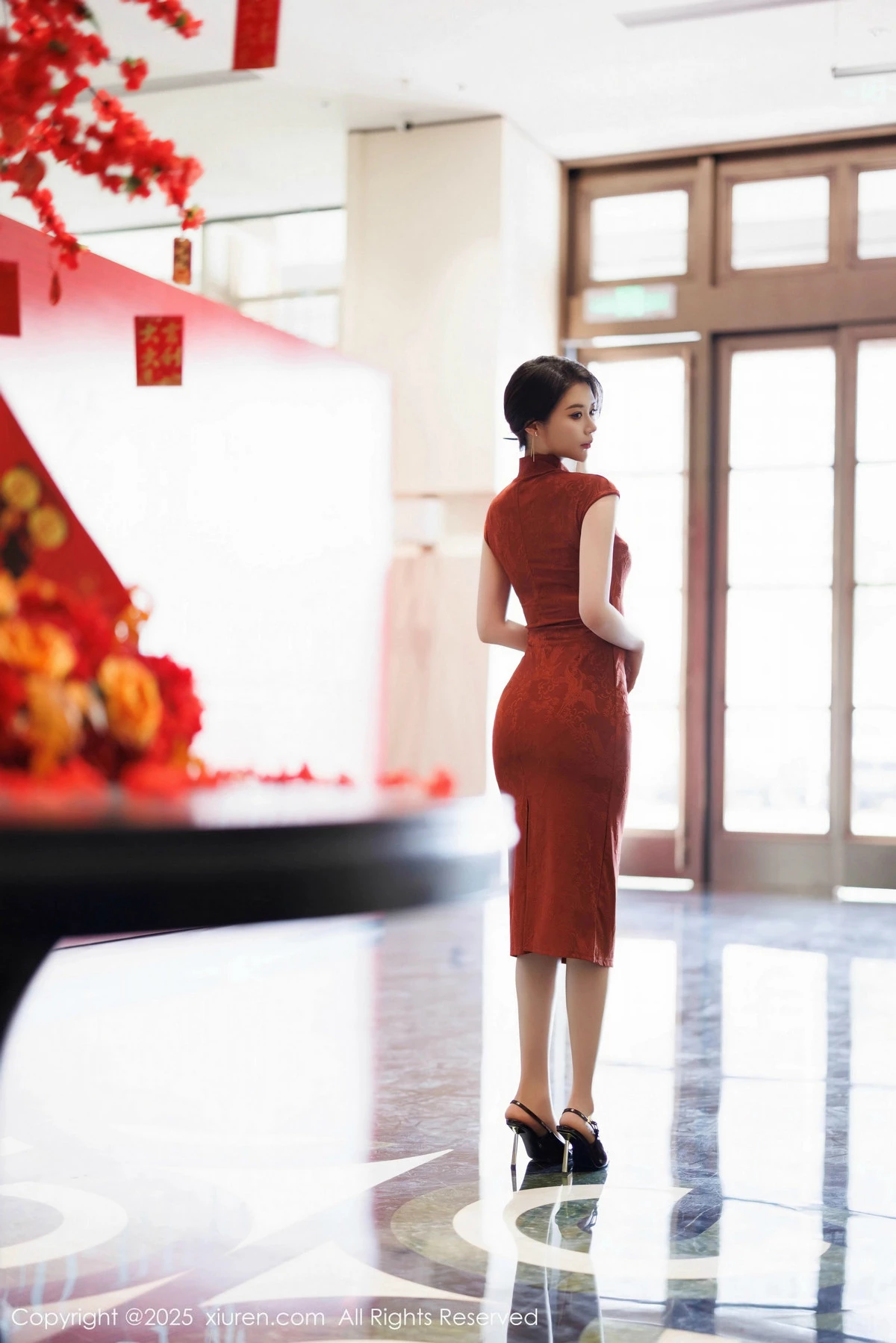 秀人集.com_[XiuRen秀人网]No.9812_模特梦心玥性感红色旗袍服饰露红色内衣秀高挑曼妙身姿诱惑写真91P