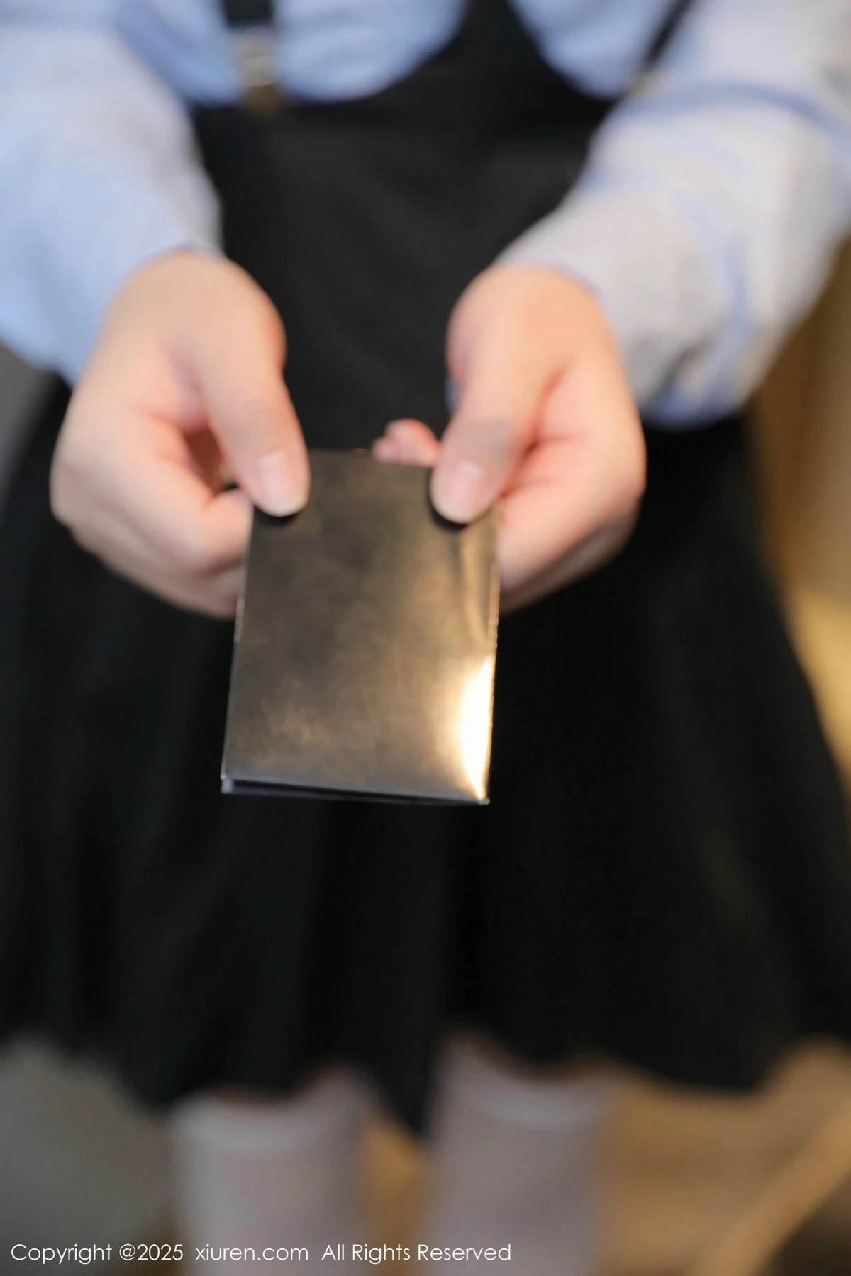 秀人集.com_[XiuRen秀人网]No.9819_模特爱酱里性感蓝T配黑色吊带短裙露白丝袜秀完美身材诱惑写真80P