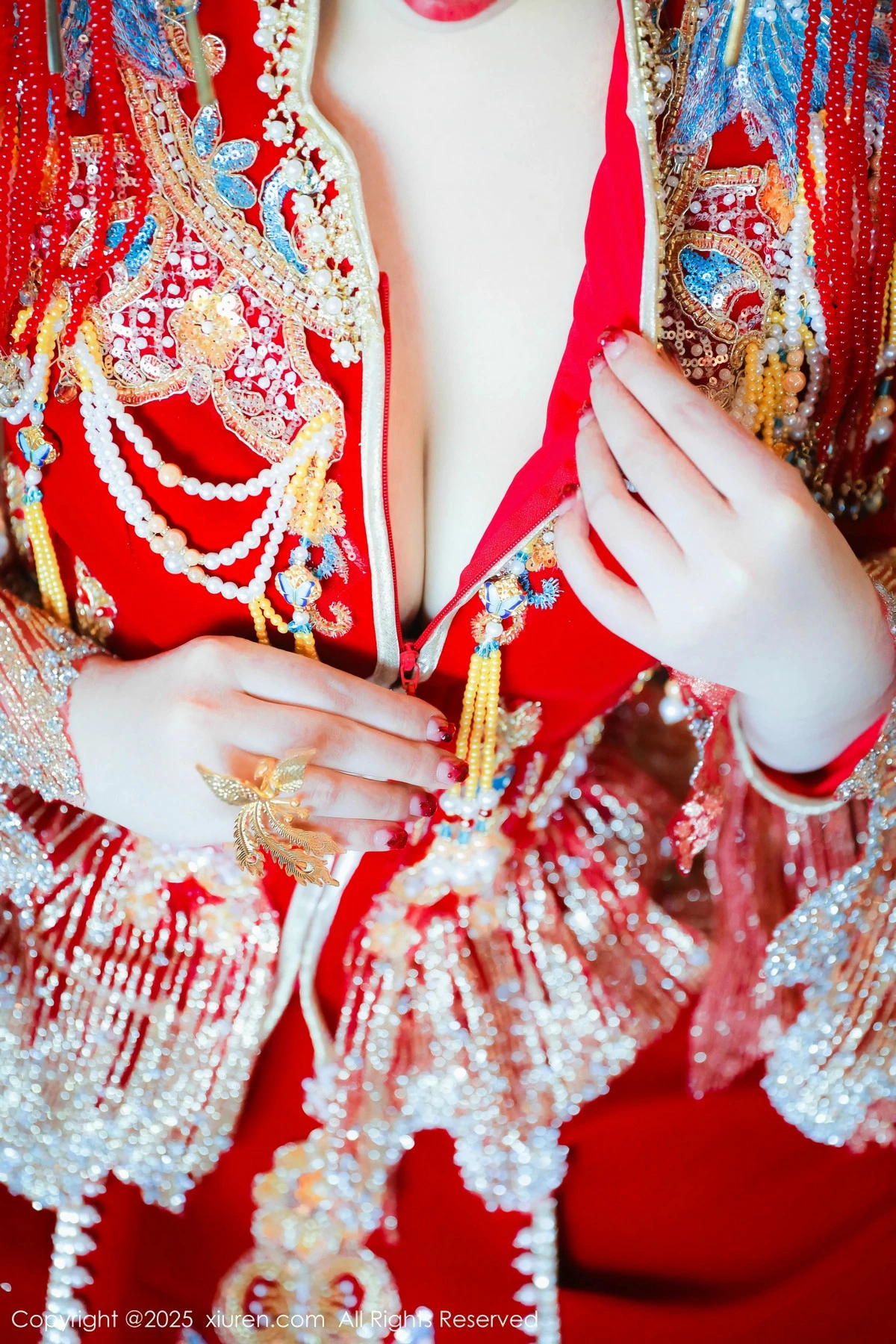 秀人集.com_[XiuRen秀人网]No.9823_模特蛋蛋宝新年主题性感红色新娘装露白色内衣秀丰腴身材诱惑写真79P