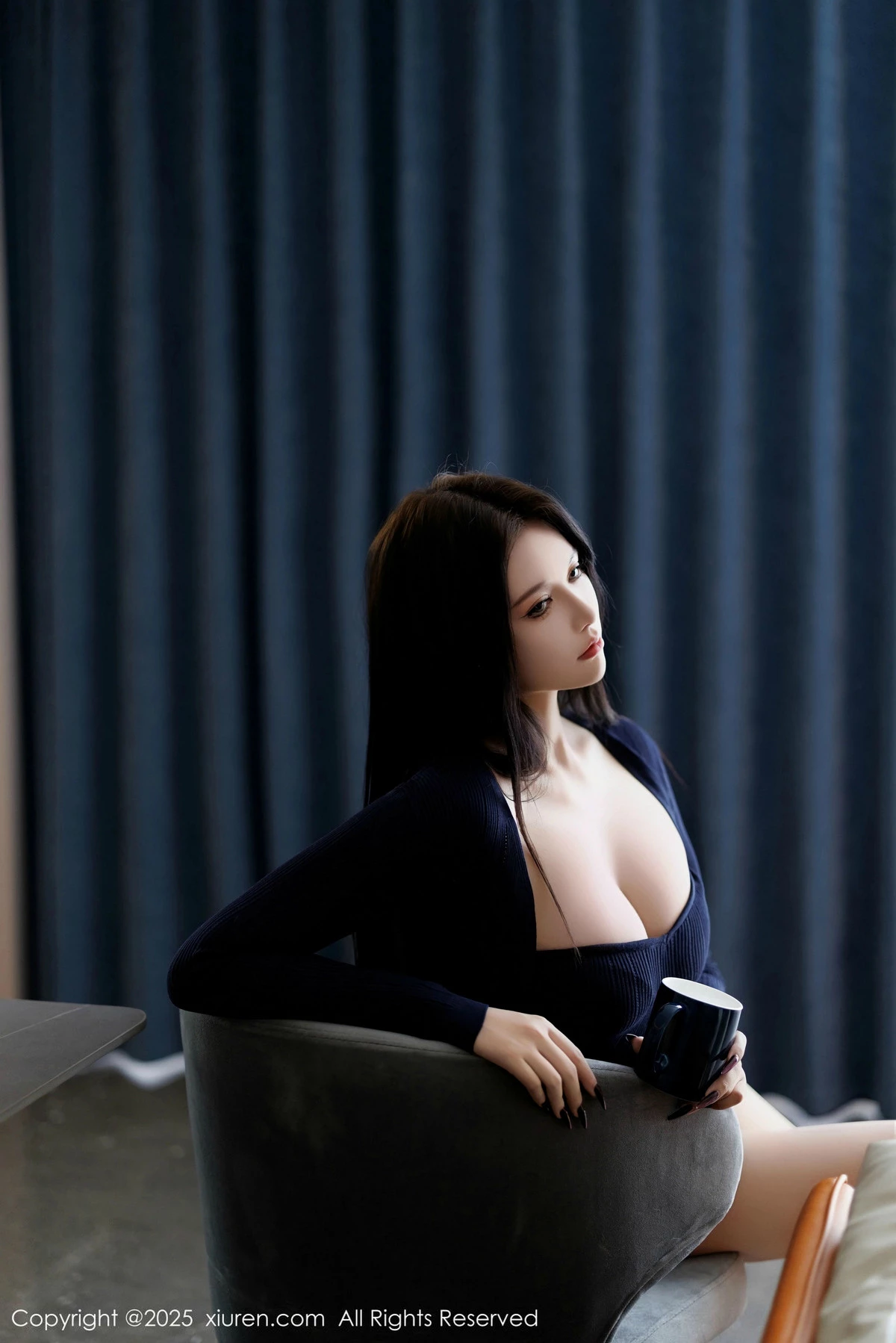 秀人集.com_[XiuRen秀人网]No.9820_模特娜比性感深蓝服饰露黑色蕾丝内衣配超薄肉丝秀美腿诱惑写真90P