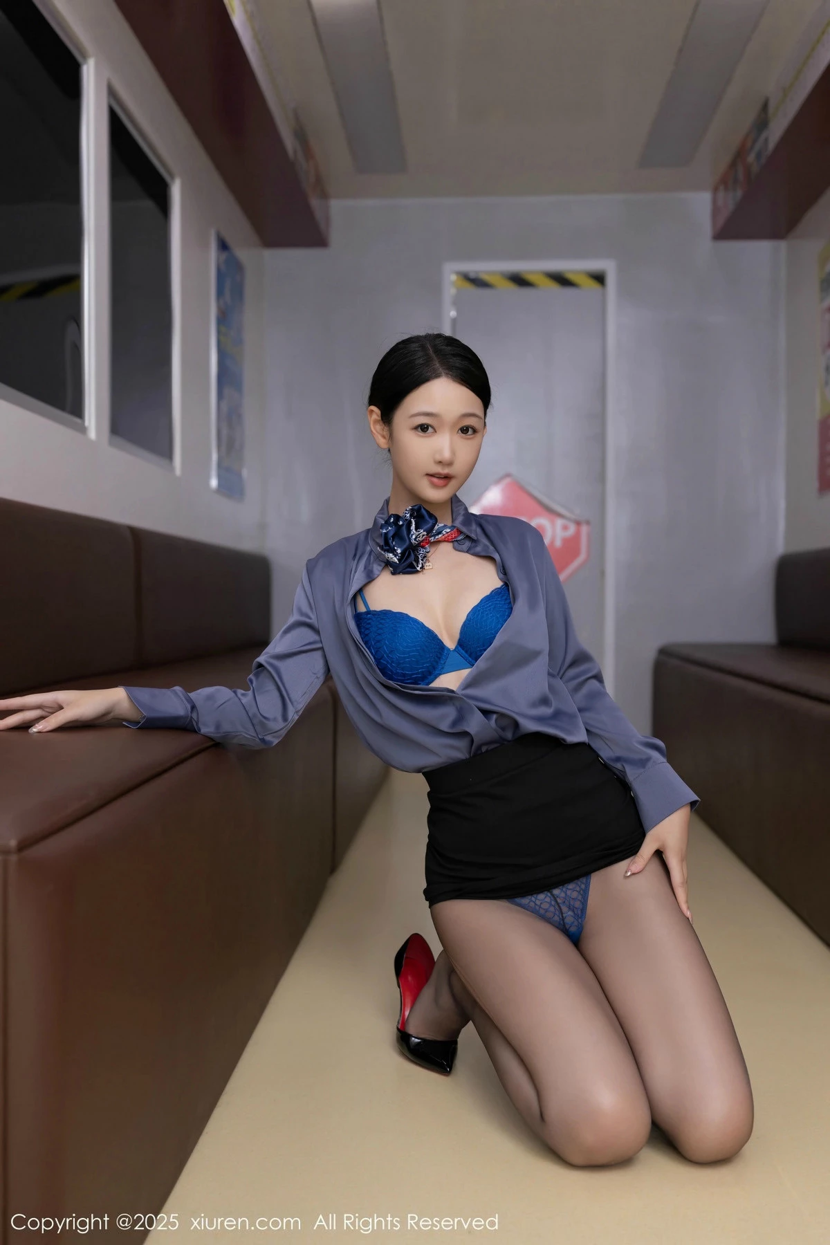 秀人集.com_[XiuRen秀人网]No.9824_模特唐安琪性感深色空姐制服露蓝色蕾丝内衣秀曼妙身姿诱惑写真83P