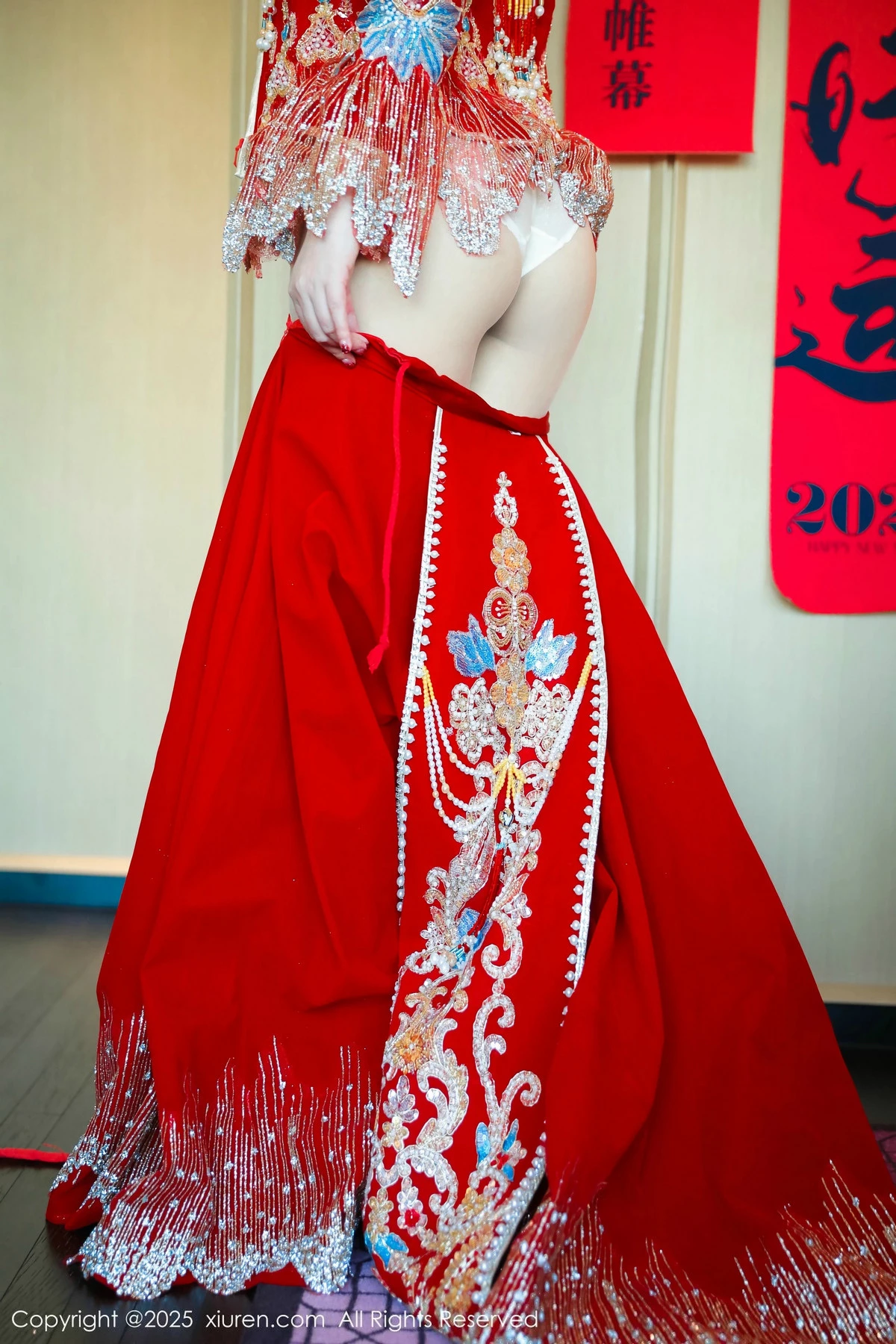 秀人集.com_[XiuRen秀人网]No.9823_模特蛋蛋宝新年主题性感红色新娘装露白色内衣秀丰腴身材诱惑写真79P