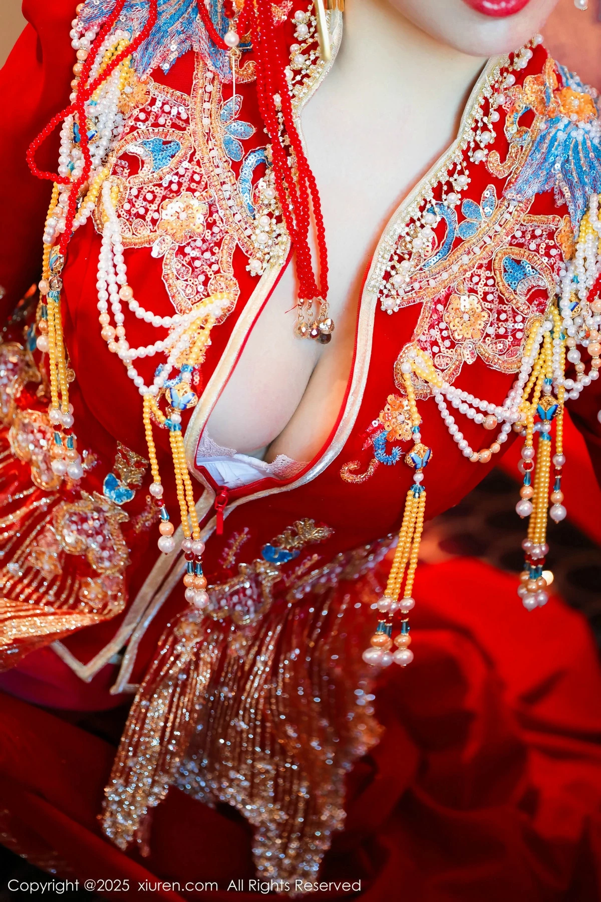 秀人集.com_[XiuRen秀人网]No.9823_模特蛋蛋宝新年主题性感红色新娘装露白色内衣秀丰腴身材诱惑写真79P