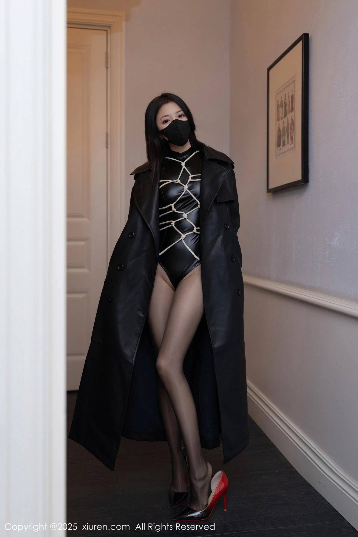 秀人集.com_[XiuRen秀人网]No.9835_模特鱼子酱Fish性感黑色皮质服饰配超薄黑丝秀曼妙身材诱惑写真80P