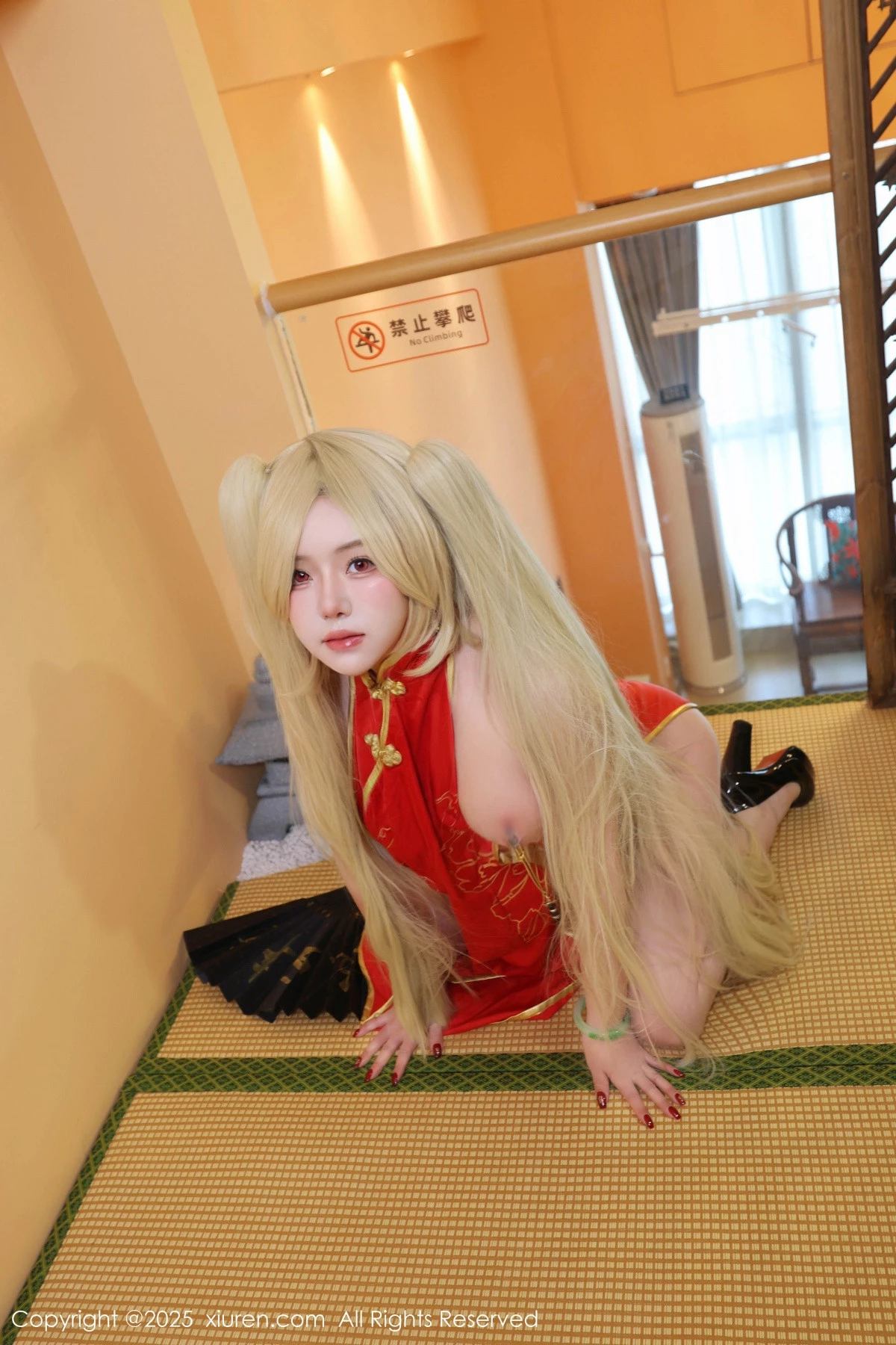 秀人集.com_[XiuRen秀人网]No.9834_模特小薯条nienie性感红色旗袍配红丝吊袜秀曼妙身姿诱惑写真131P