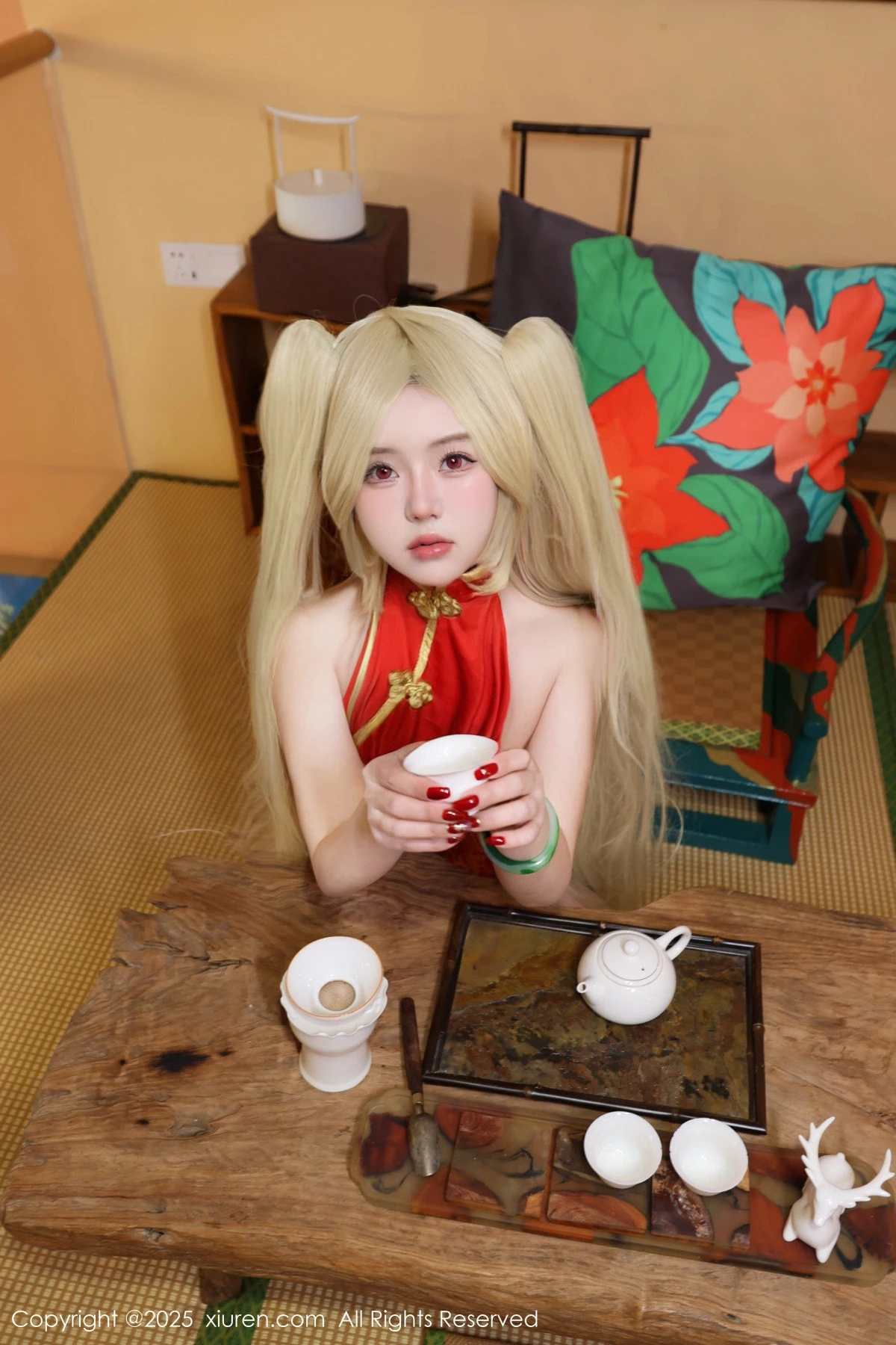 秀人集.com_[XiuRen秀人网]No.9834_模特小薯条nienie性感红色旗袍配红丝吊袜秀曼妙身姿诱惑写真131P