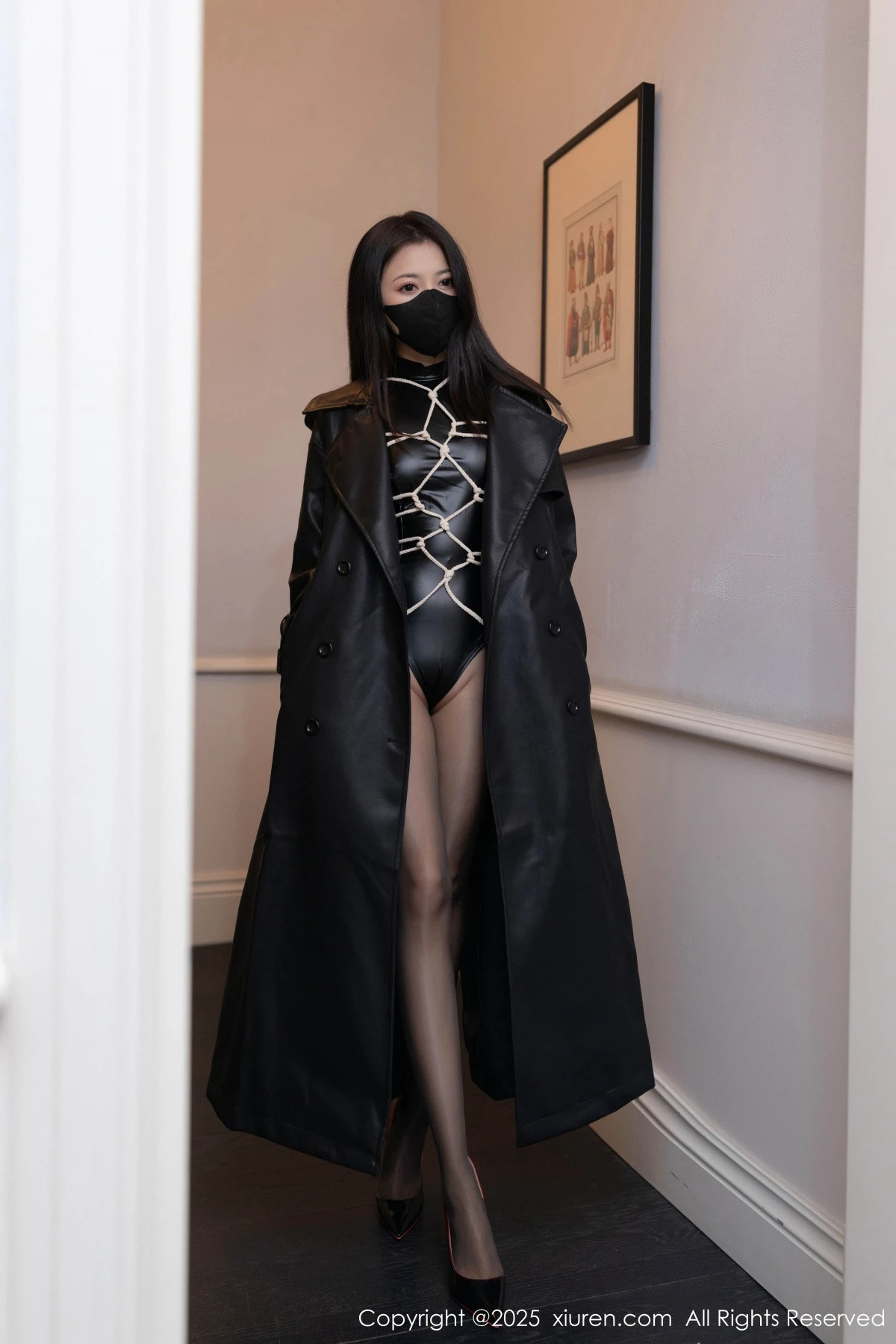 秀人集.com_[XiuRen秀人网]No.9835_模特鱼子酱Fish性感黑色皮质服饰配超薄黑丝秀曼妙身材诱惑写真80P