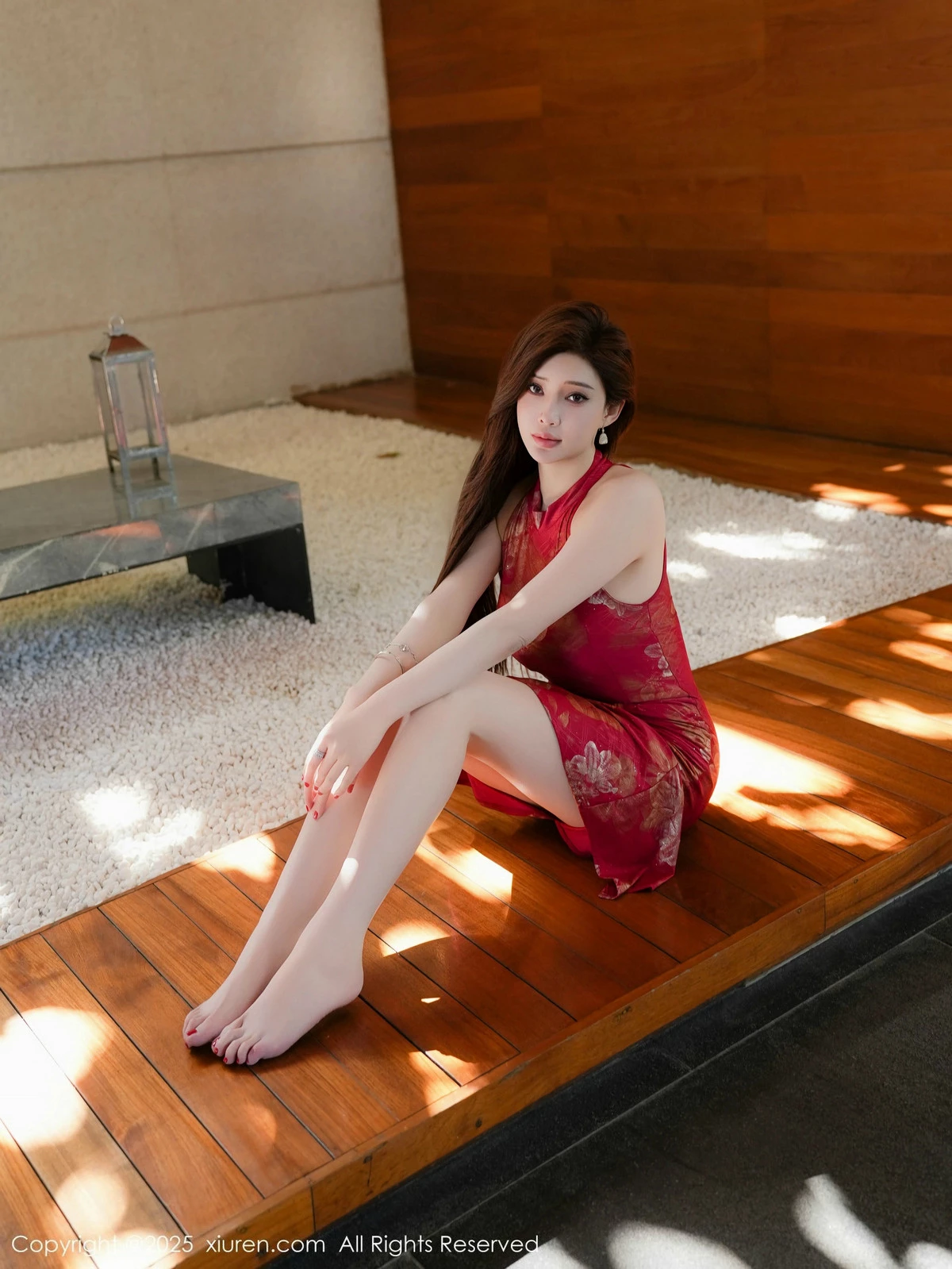 秀人集.com_[XiuRen秀人网]No.9837_女神Carol周妍希性感红色旗袍服饰配超薄肉丝秀丰满身材诱惑写真77P