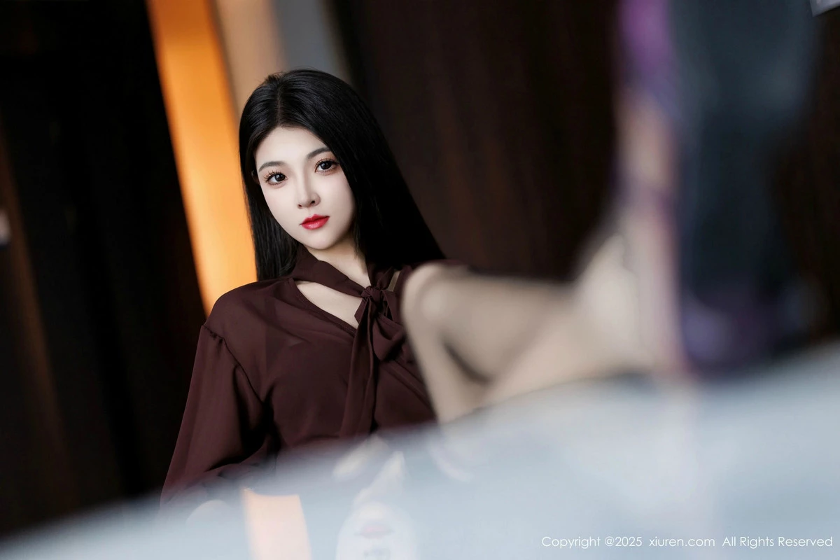 秀人集.com_[XiuRen秀人网]No.9868_模特初梦瑶性感OL服饰露黑色内衣配黑丝袜秀完美身材诱惑写真83P