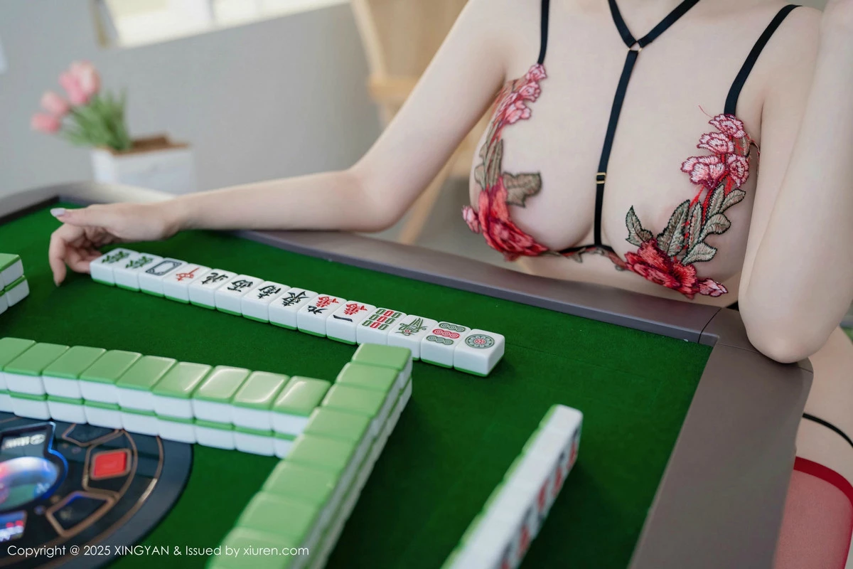 秀人集.com_[XINGYAN星颜社]VOL.308_模特袁圆性感黑色情趣服饰配红丝吊袜秀曼妙身姿撩人诱惑写真72P