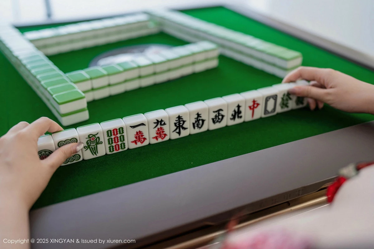 秀人集.com_[XINGYAN星颜社]VOL.308_模特袁圆性感黑色情趣服饰配红丝吊袜秀曼妙身姿撩人诱惑写真72P