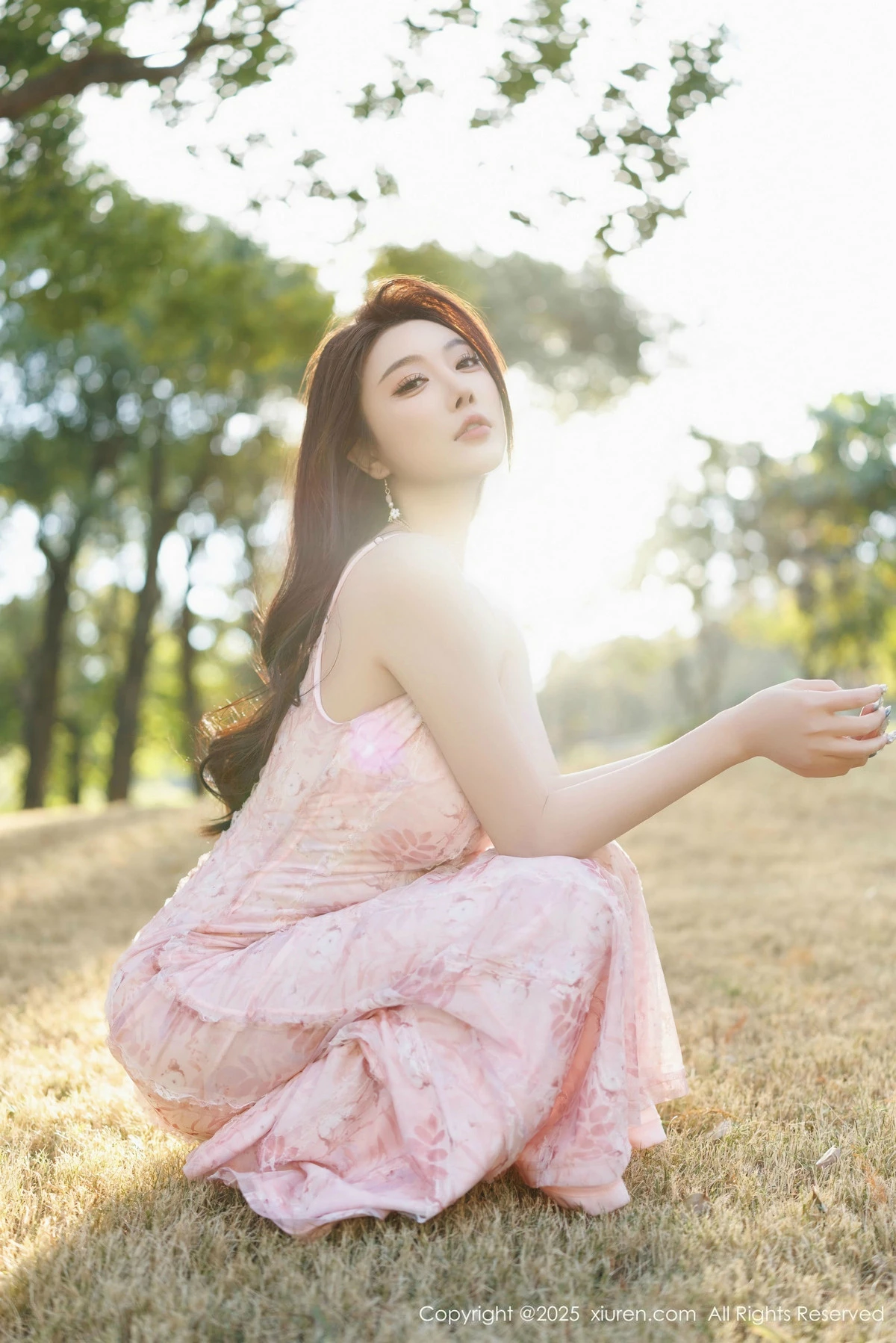 秀人集.com_[XiuRen秀人网]No.9886_女神杨晨晨Yome粉色连衣裙+白色珍珠内衣秀丰腴身材诱惑写真81P