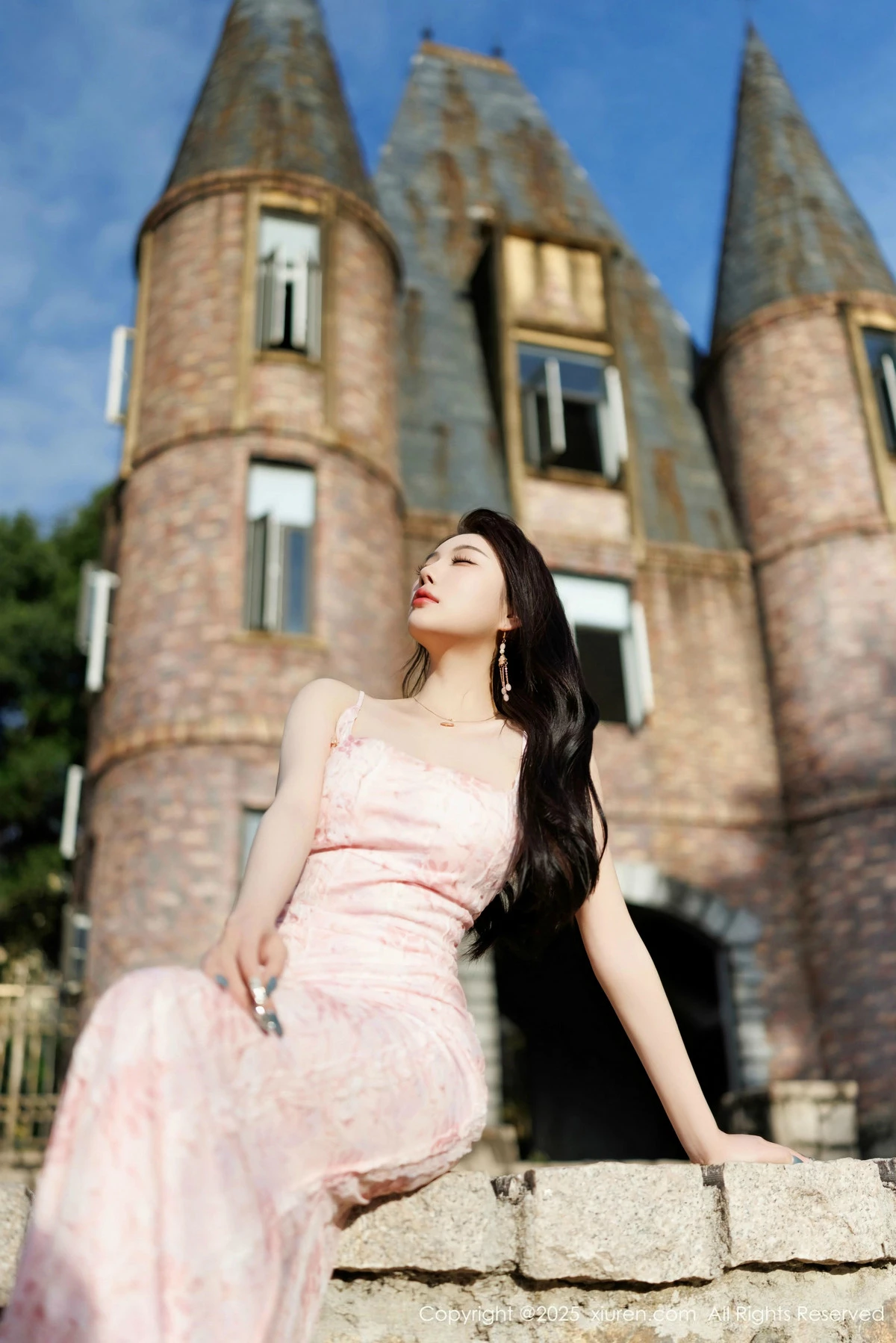 秀人集.com_[XiuRen秀人网]No.9886_女神杨晨晨Yome粉色连衣裙+白色珍珠内衣秀丰腴身材诱惑写真81P