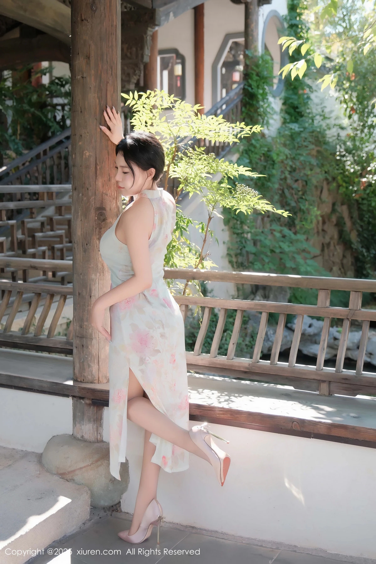 秀人集.com_[XiuRen秀人网]No.9893_模特麦田性感浅蓝色旗袍配超薄无内肉丝秀曼妙身姿撩人诱惑写真70P