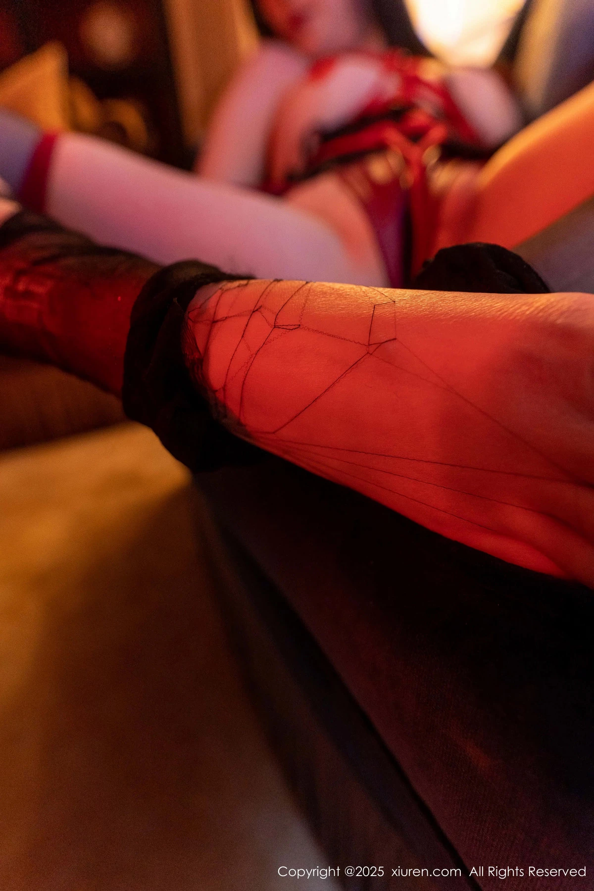 秀人集.com_[XiuRen秀人网]No.9891_模特软情暗色灯光下情趣绳艺捆绑配黑丝吊袜秀丰满身材诱惑写真90P