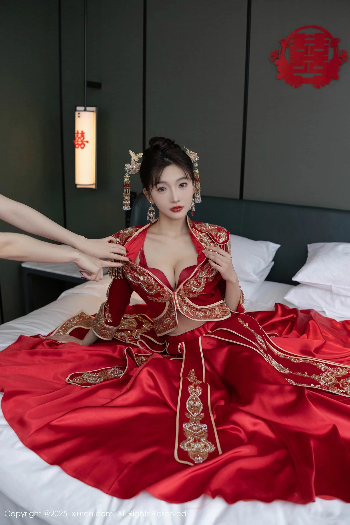 秀人集.com_[XiuRen秀人网]No.9770_模特陆萱萱性感新娘装露红色内衣配超薄肉丝秀柔美身材诱惑写真82P