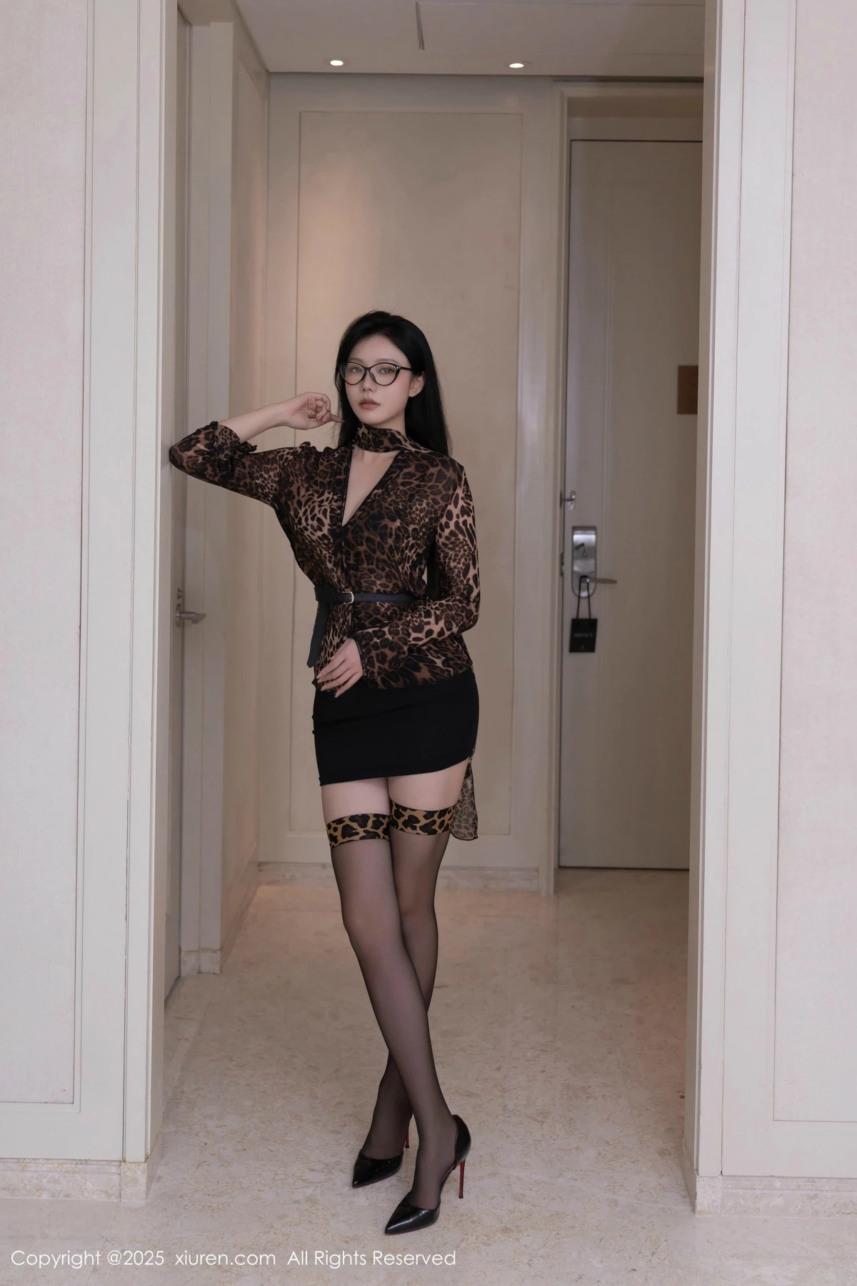 秀人集.com_[XiuRen秀人网]No.9794_模特安然anran豹纹外套露豹纹内衣配黑丝袜秀柔美身段诱惑写真80P