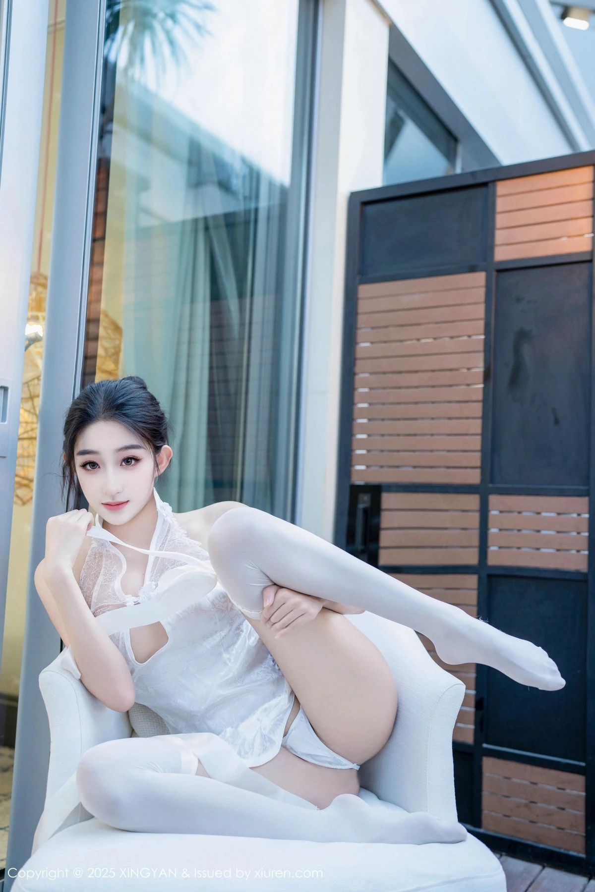 秀人集.com_[XINGYAN星颜社]VOL.313_新人模特星冉性感白色情趣服饰配白丝袜秀曼妙身姿诱惑写真62P