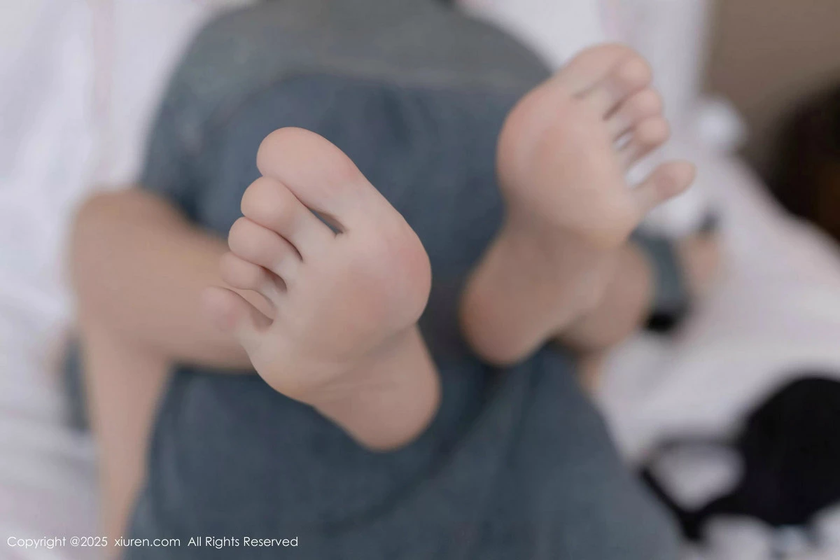 秀人集.com_[XiuRen秀人网]No.9938_模特杏子Yada剧情主题性感女仆装配超薄黑丝秀曼妙身姿诱惑写真80P