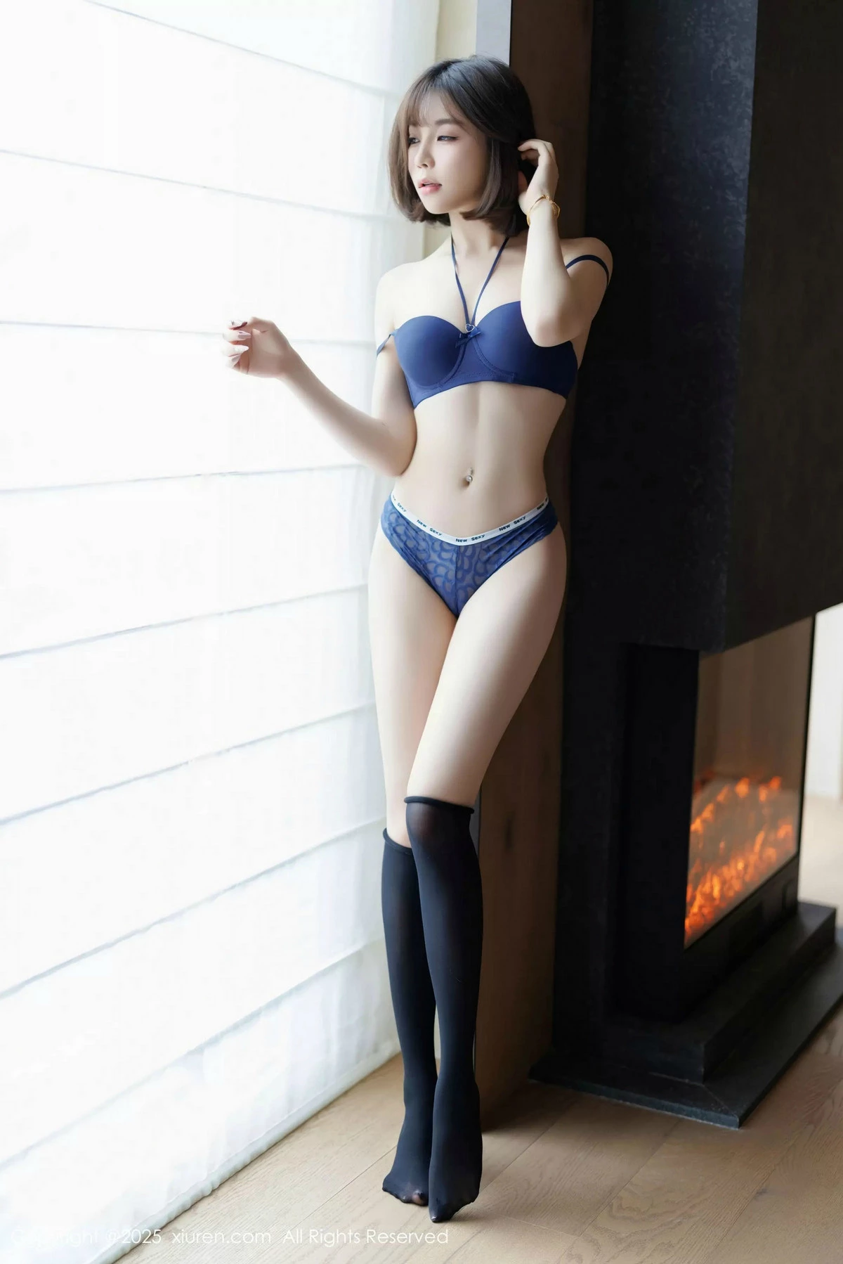 秀人集.com_[XiuRen秀人网]No.9944_女神徐莉芝Booty性感格子短裙露蓝色内衣配黑丝袜秀美腿诱惑写真85P