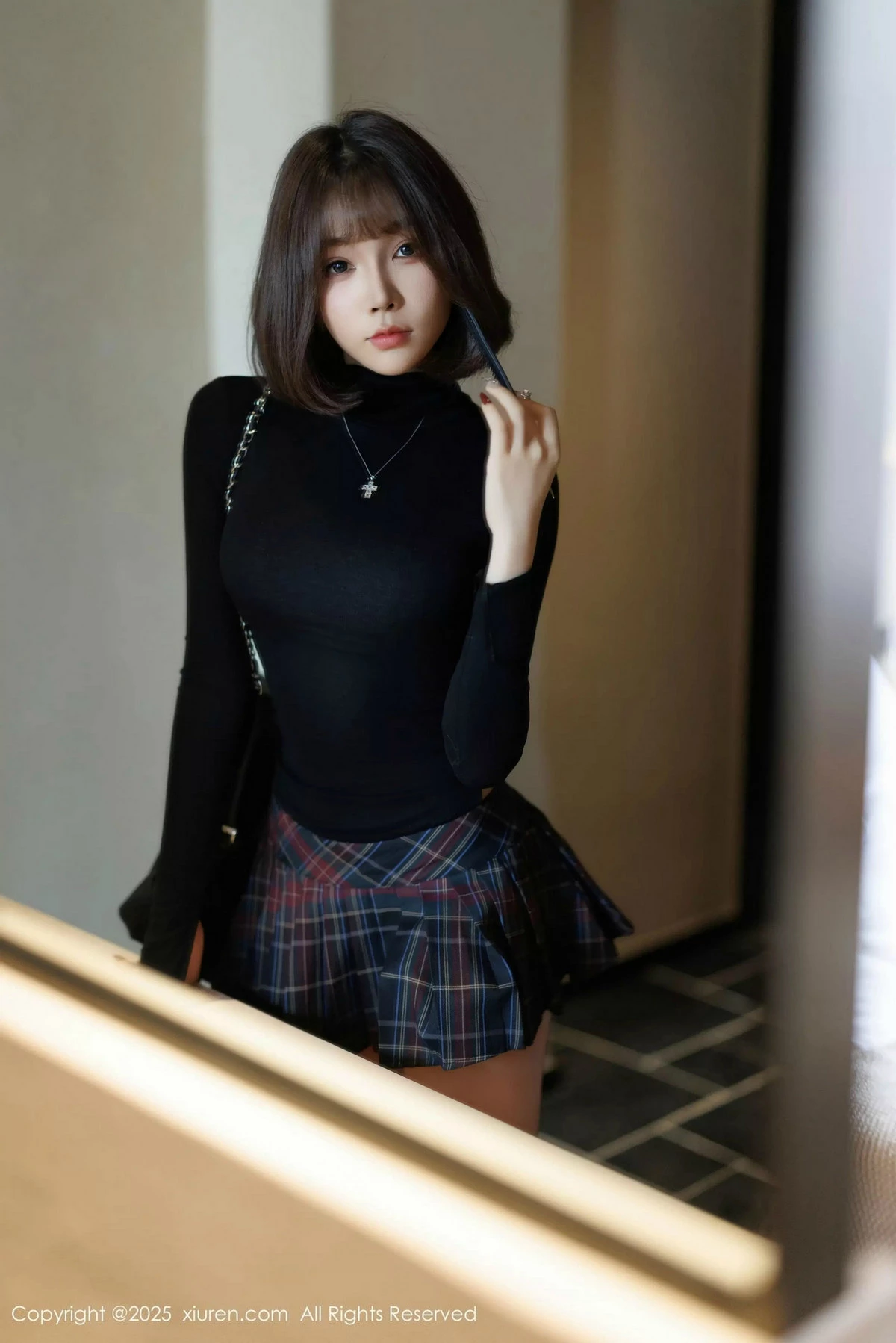 秀人集.com_[XiuRen秀人网]No.9944_女神徐莉芝Booty性感格子短裙露蓝色内衣配黑丝袜秀美腿诱惑写真85P