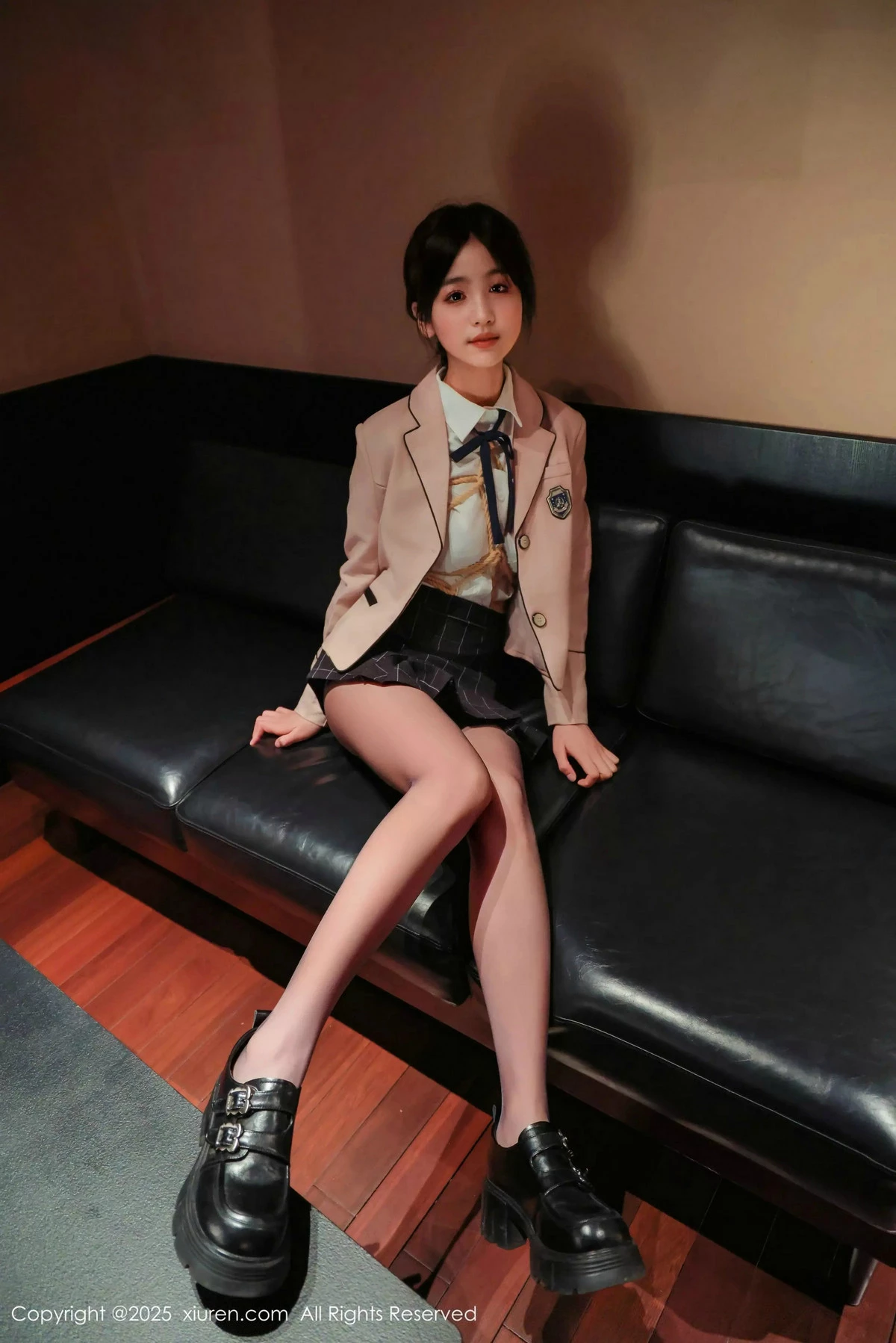 秀人集.com_[XiuRen秀人网]No.9949_模特奶芙乔乔捆绑主题性感JK制服配超薄黑丝秀凹凸身材诱惑写真72P