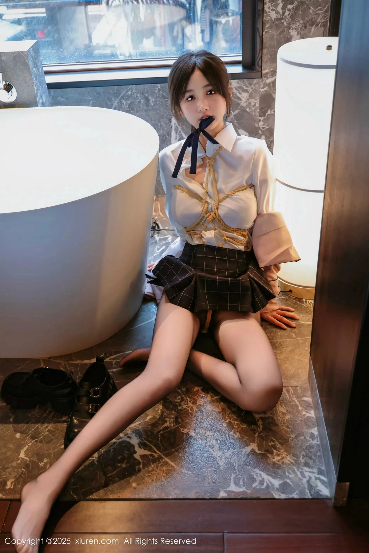 秀人集.com_[XiuRen秀人网]No.9949_模特奶芙乔乔捆绑主题性感JK制服配超薄黑丝秀凹凸身材诱惑写真72P