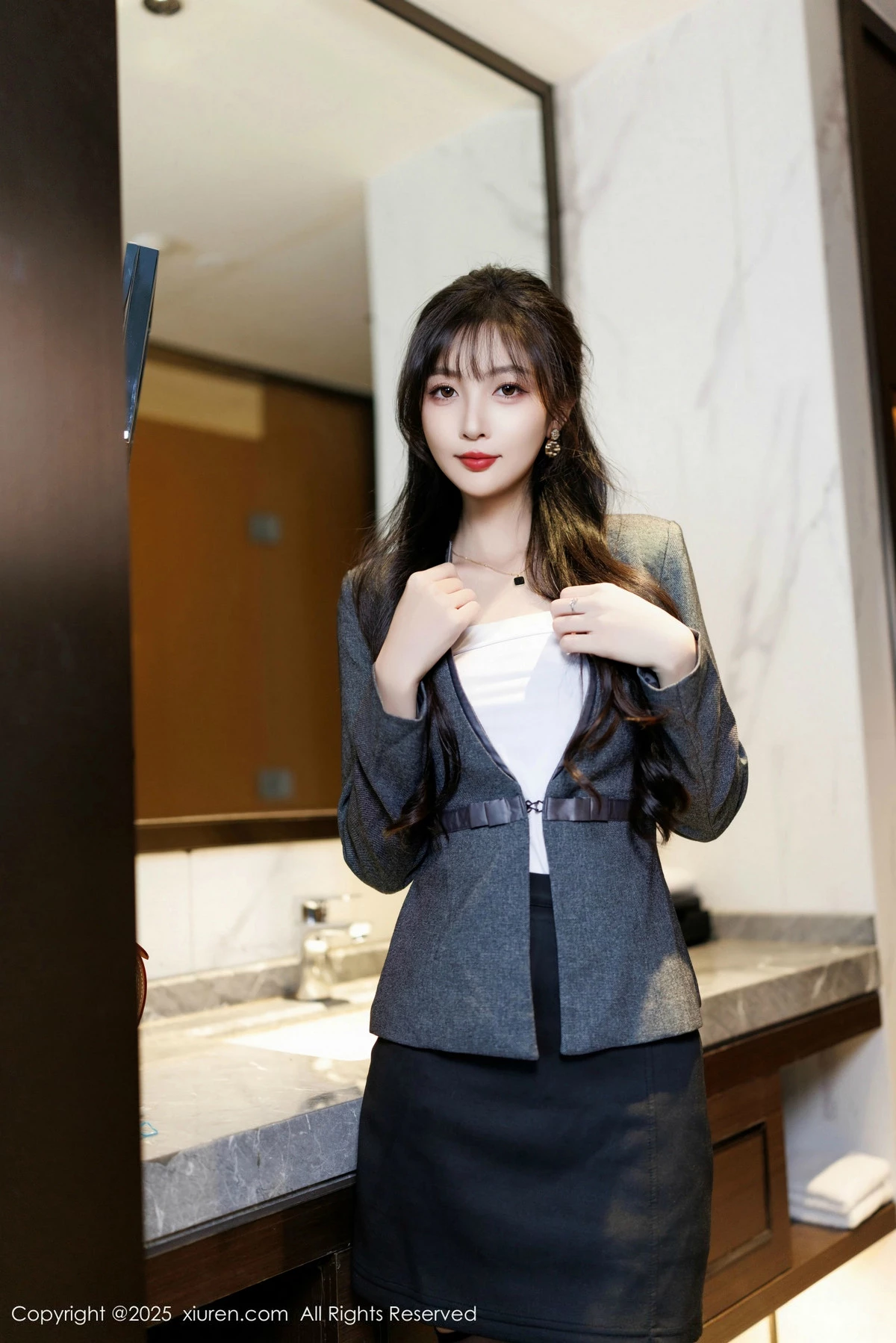 秀人集.com_[XiuRen秀人网]No.9957_模特樱桃小阑子性感紫色蕾丝内衣配黑丝吊袜秀曼妙身姿诱惑写真85P