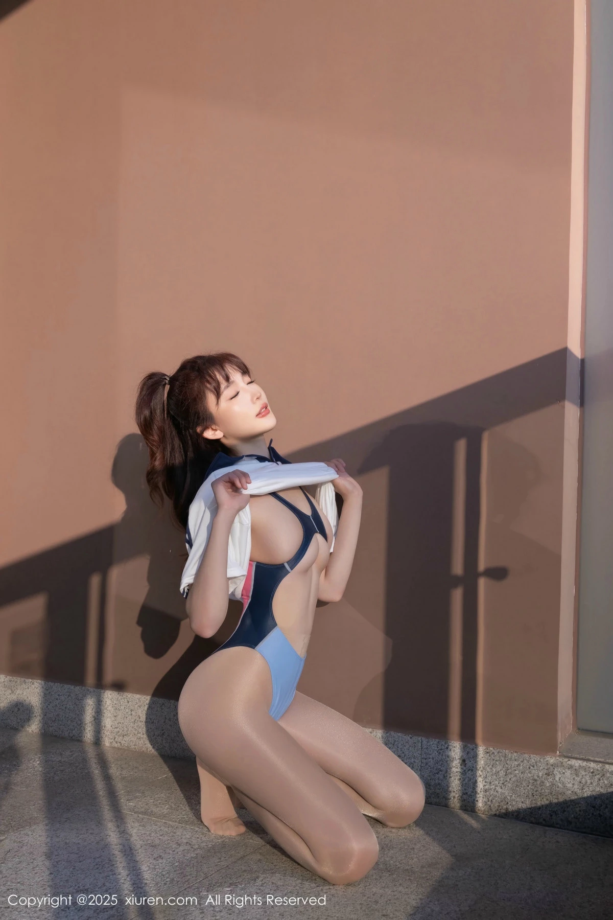秀人集.com_[XiuRen秀人网]No.9979_模特陆萱萱性感蓝白色学生运动装配超薄肉丝秀柔美身姿诱惑写真84P