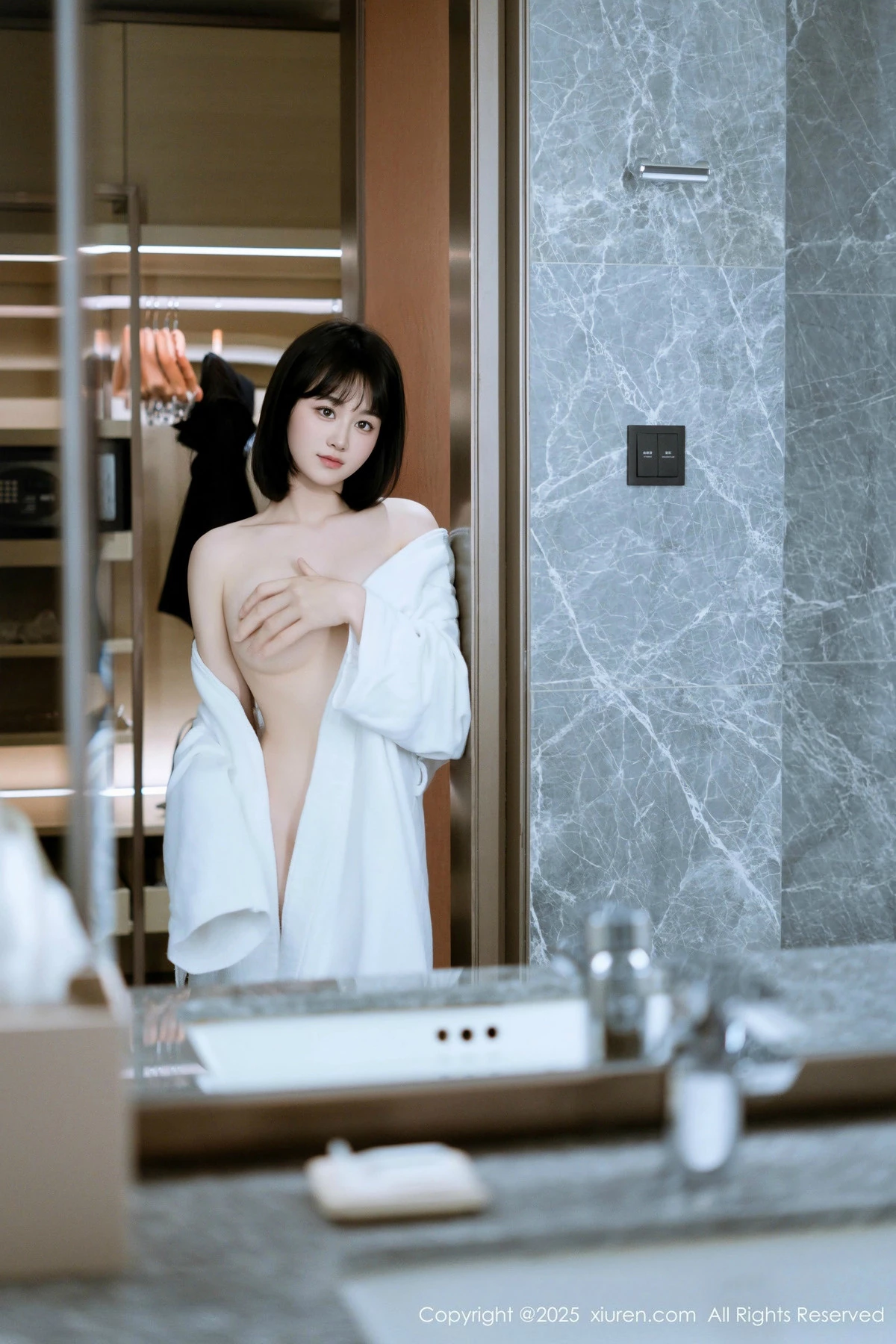 秀人集.com_[XiuRen秀人网]No.9972_模特涵涵Luna浴室性感白色婚纱+白色浴袍秀凹凸身材完美诱惑写真74P