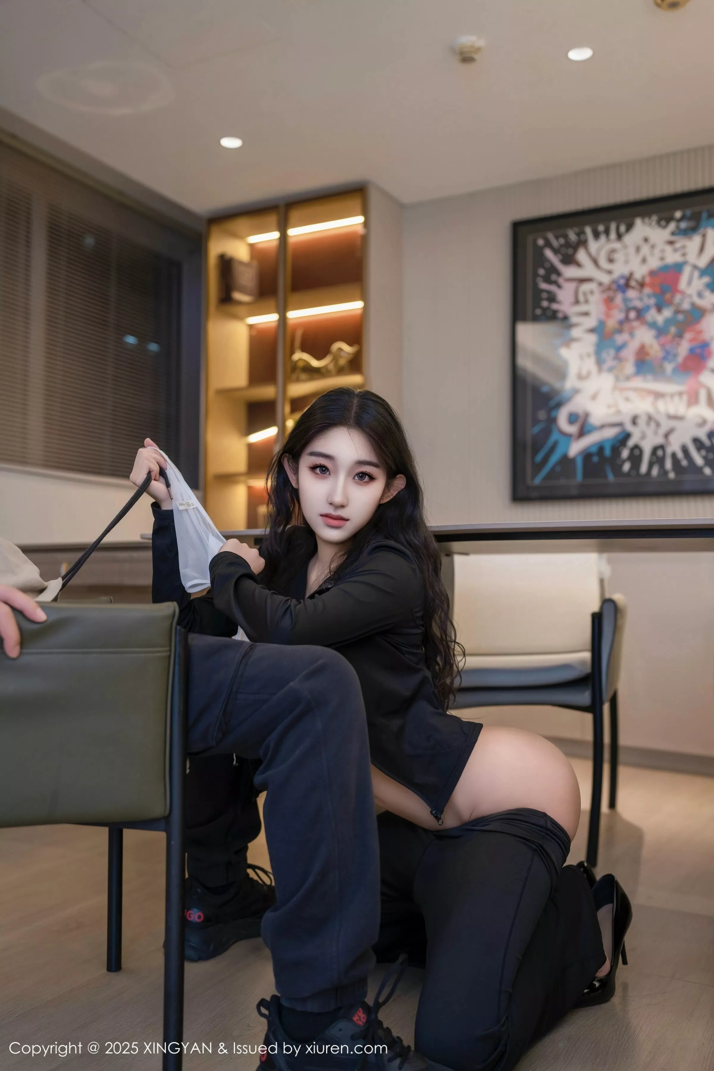 秀人集.com_[XINGYAN星颜社]VOL.321_模特星冉性感黑色外套露白色内衣秀曼妙身姿撩人诱惑写真76P