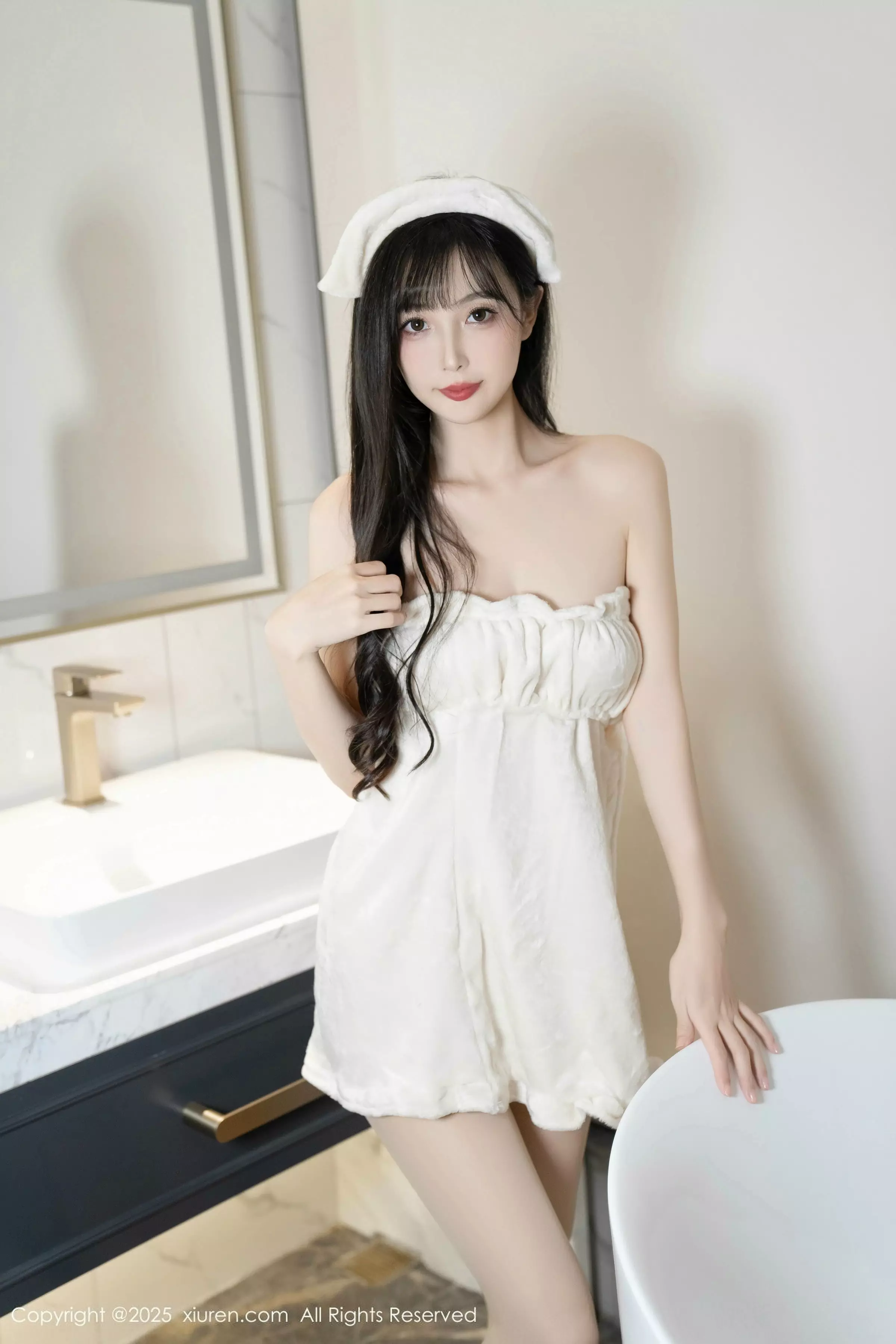 秀人集.com_[XiuRen秀人网]No.10005_模特樱桃小阑子浴室场景性感白色浴袍配原色丝袜秀美腿诱惑写真87P