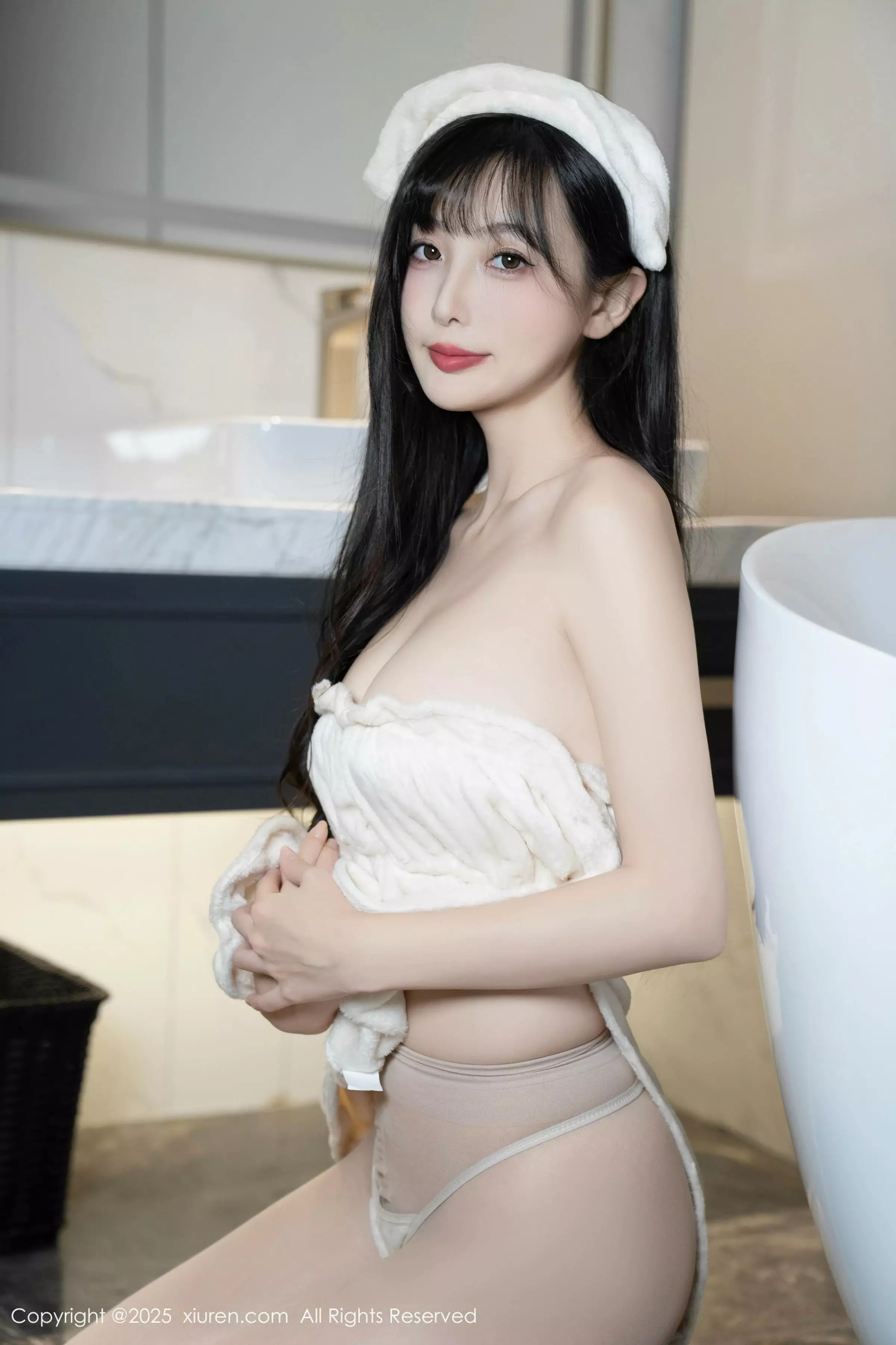 秀人集.com_[XiuRen秀人网]No.10005_模特樱桃小阑子浴室场景性感白色浴袍配原色丝袜秀美腿诱惑写真87P