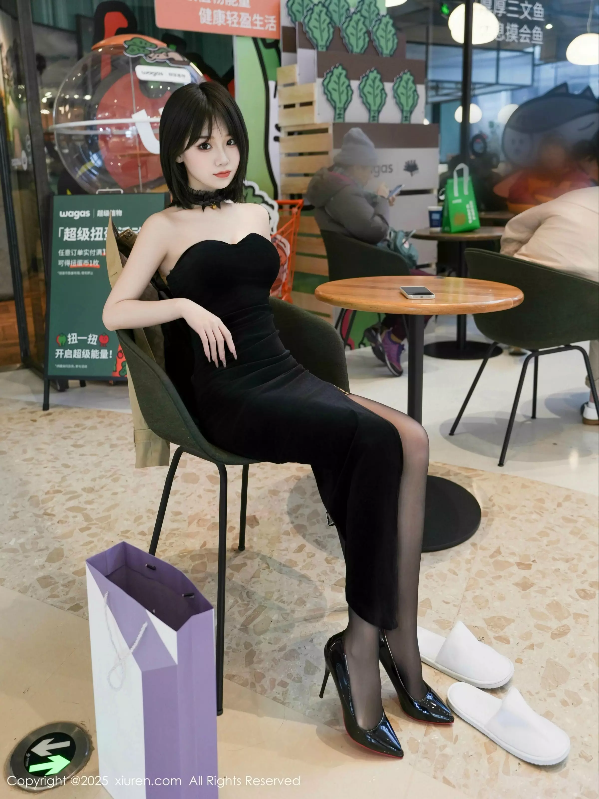 秀人集.com_[XiuRen秀人网]No.10000_新人模特阿汁性感黑色礼服配超薄黑丝秀曼妙身姿完美诱惑写真75P