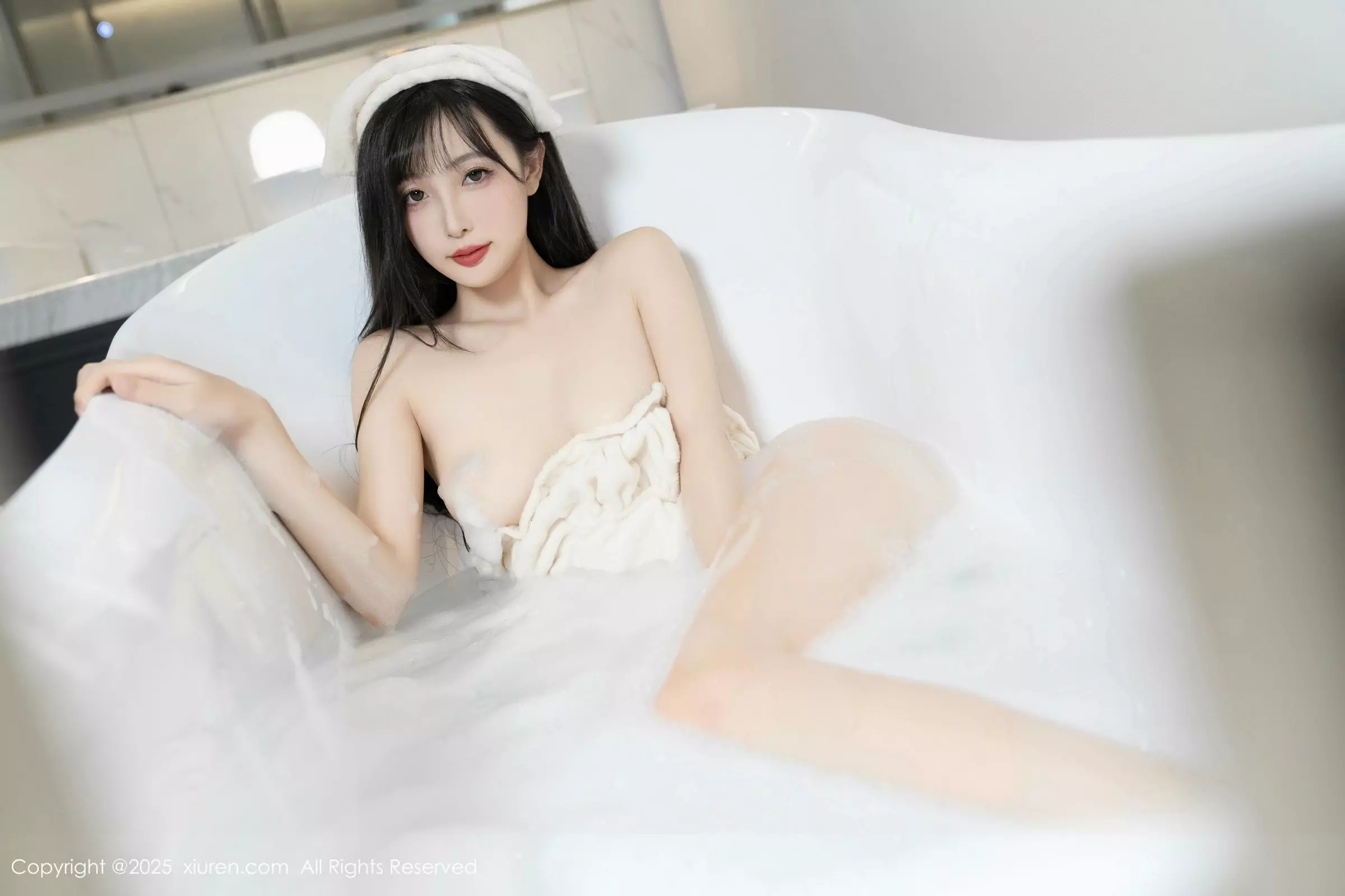 秀人集.com_[XiuRen秀人网]No.10005_模特樱桃小阑子浴室场景性感白色浴袍配原色丝袜秀美腿诱惑写真87P