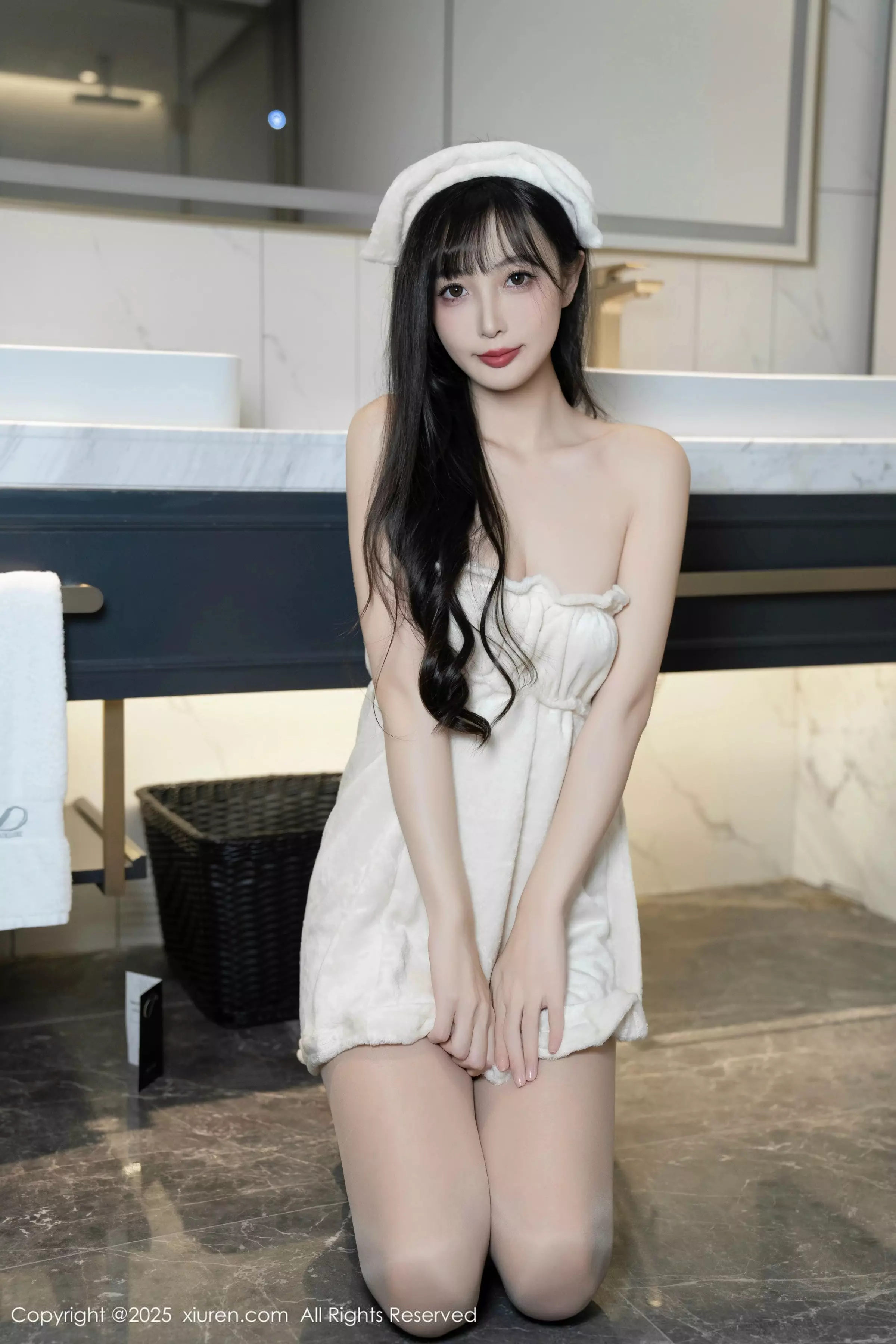 秀人集.com_[XiuRen秀人网]No.10005_模特樱桃小阑子浴室场景性感白色浴袍配原色丝袜秀美腿诱惑写真87P