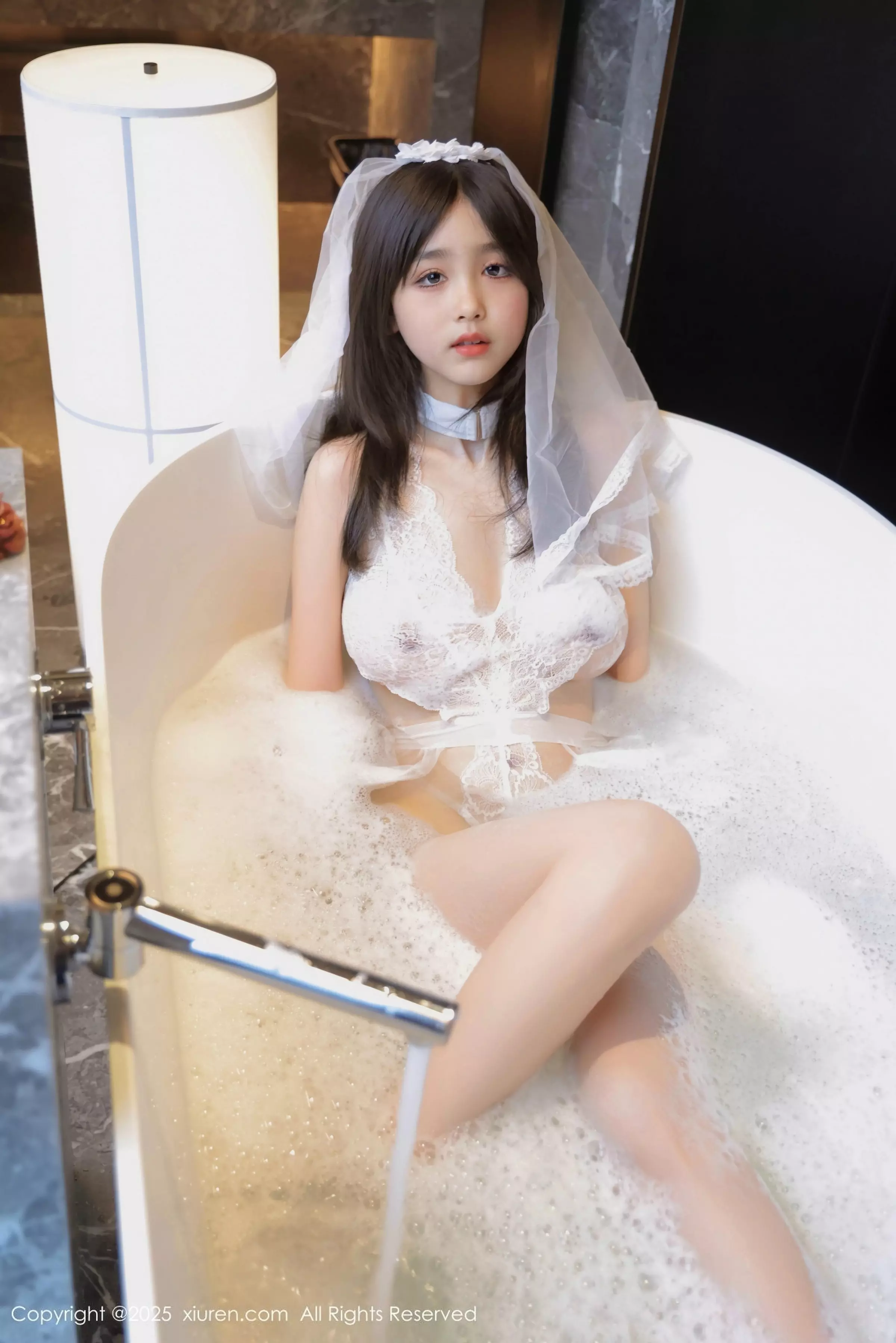 秀人集.com_[XiuRen秀人网]No.10011_模特奶芙乔乔性感白色婚纱露白色蕾丝内衣秀凹凸身材诱惑写真66P