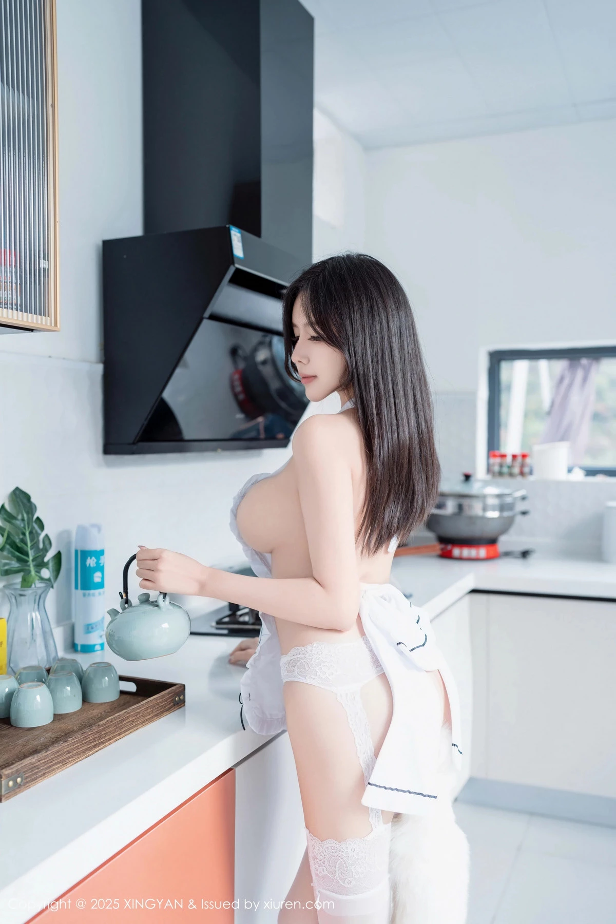 秀人集.com_[XINGYAN星颜社]VOL.310_模特袁圆性感白色情趣服饰配白丝吊袜秀惹火身材诱惑写真80P