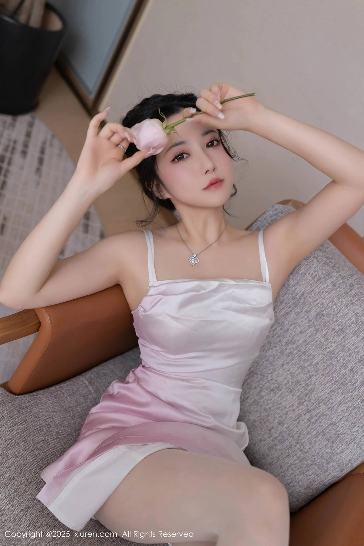 秀人集.com_[XiuRen秀人网]No.9907_模特鱼子酱Fish生日主题白色内衣配超薄肉丝秀曼妙身姿诱惑写真80P