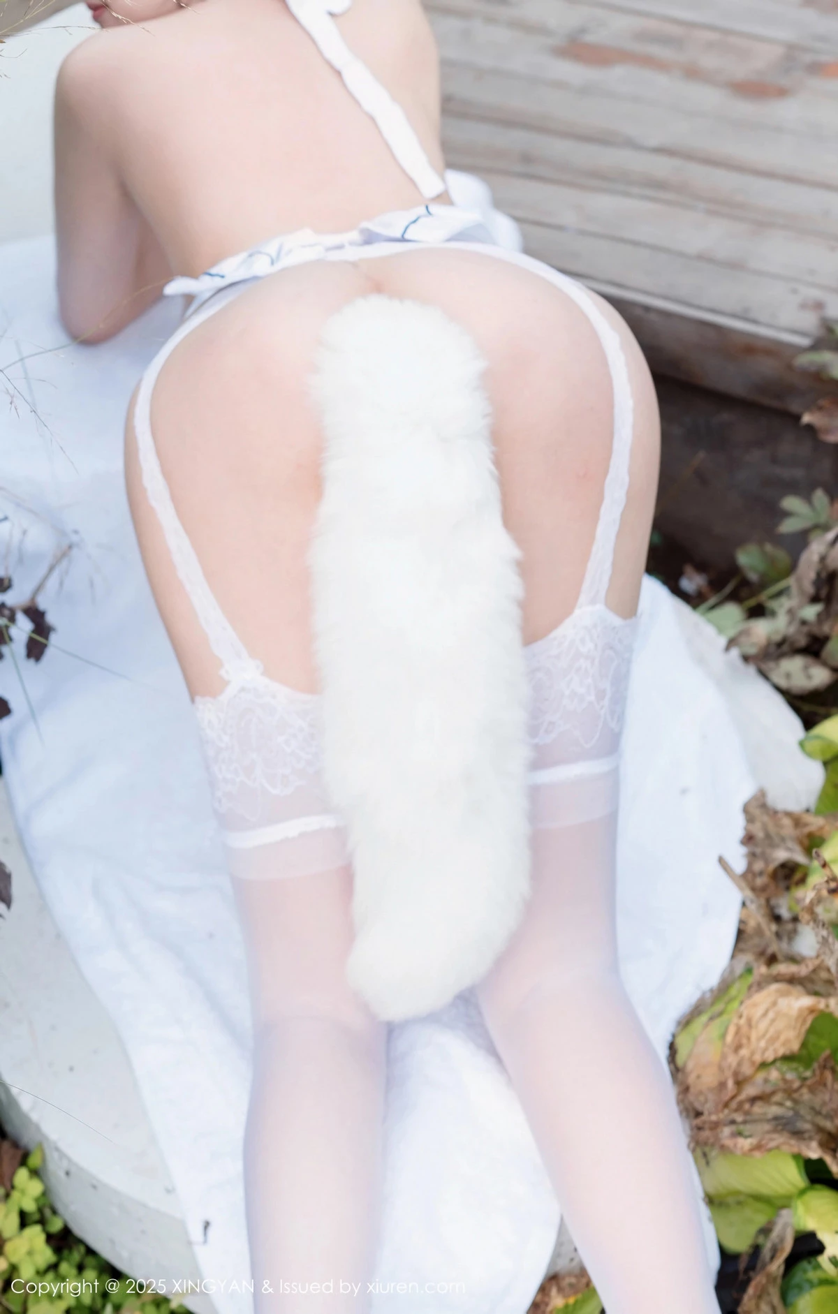 秀人集.com_[XINGYAN星颜社]VOL.310_模特袁圆性感白色情趣服饰配白丝吊袜秀惹火身材诱惑写真80P