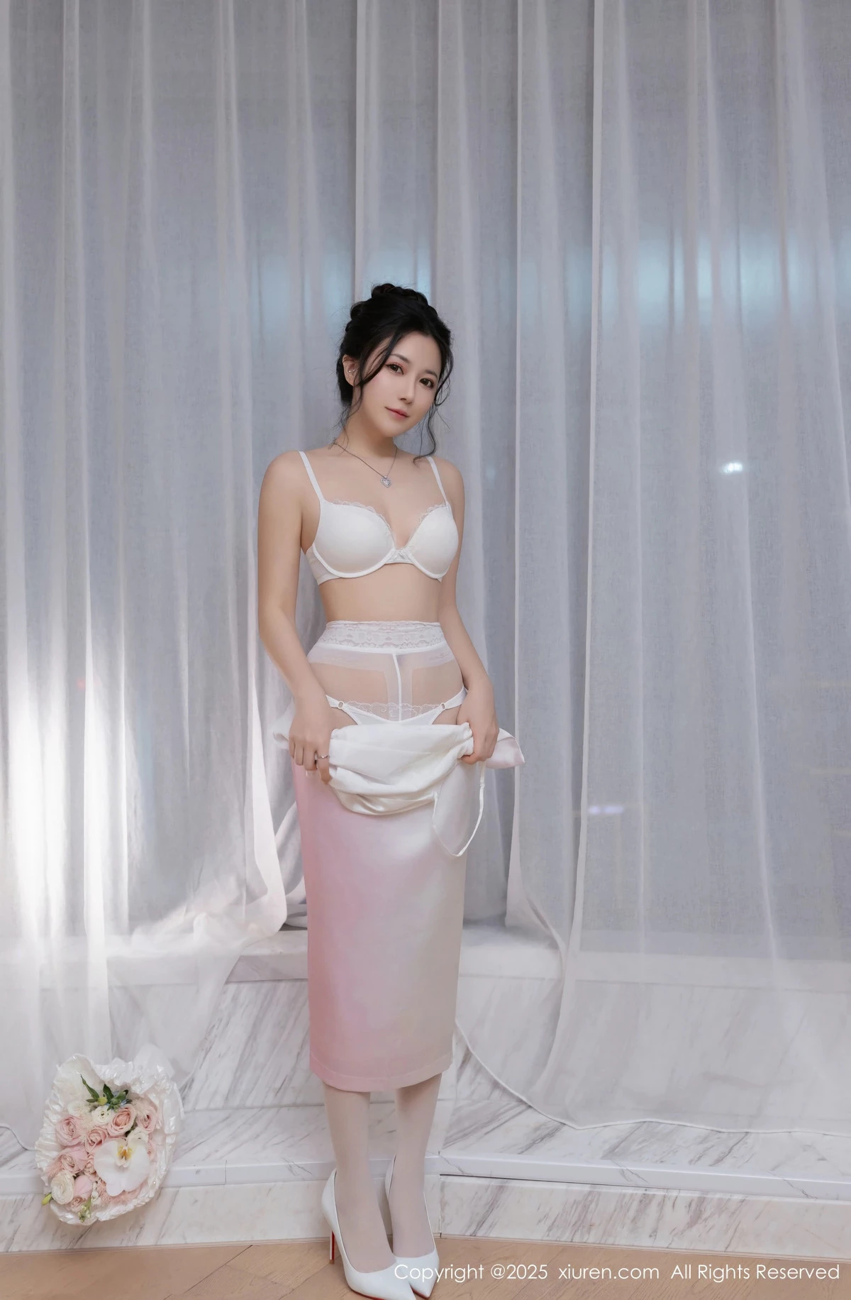 秀人集.com_[XiuRen秀人网]No.9907_模特鱼子酱Fish生日主题白色内衣配超薄肉丝秀曼妙身姿诱惑写真80P