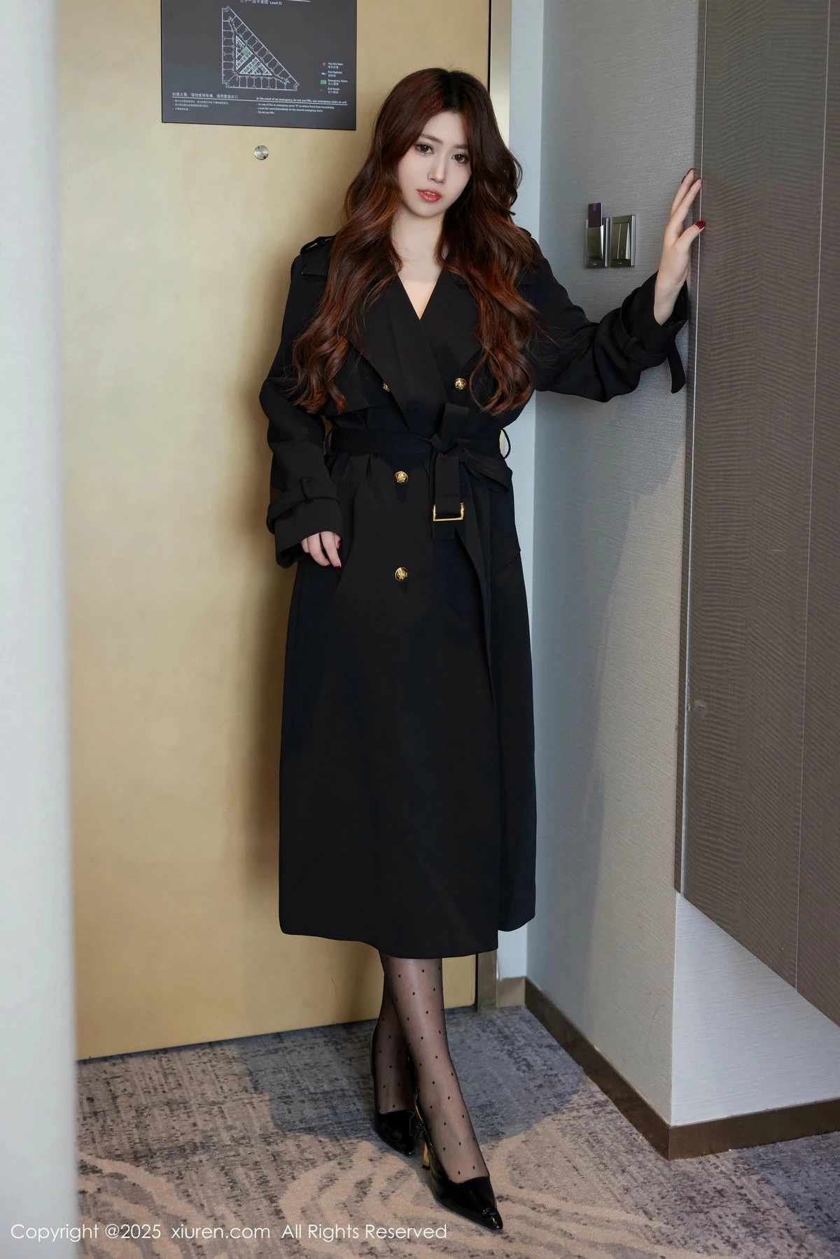 秀人集.com_[XiuRen秀人网]No.9913_模特蛋蛋宝黑色OL服饰露性感黑色情趣内衣秀丰腴身材诱惑写真71P