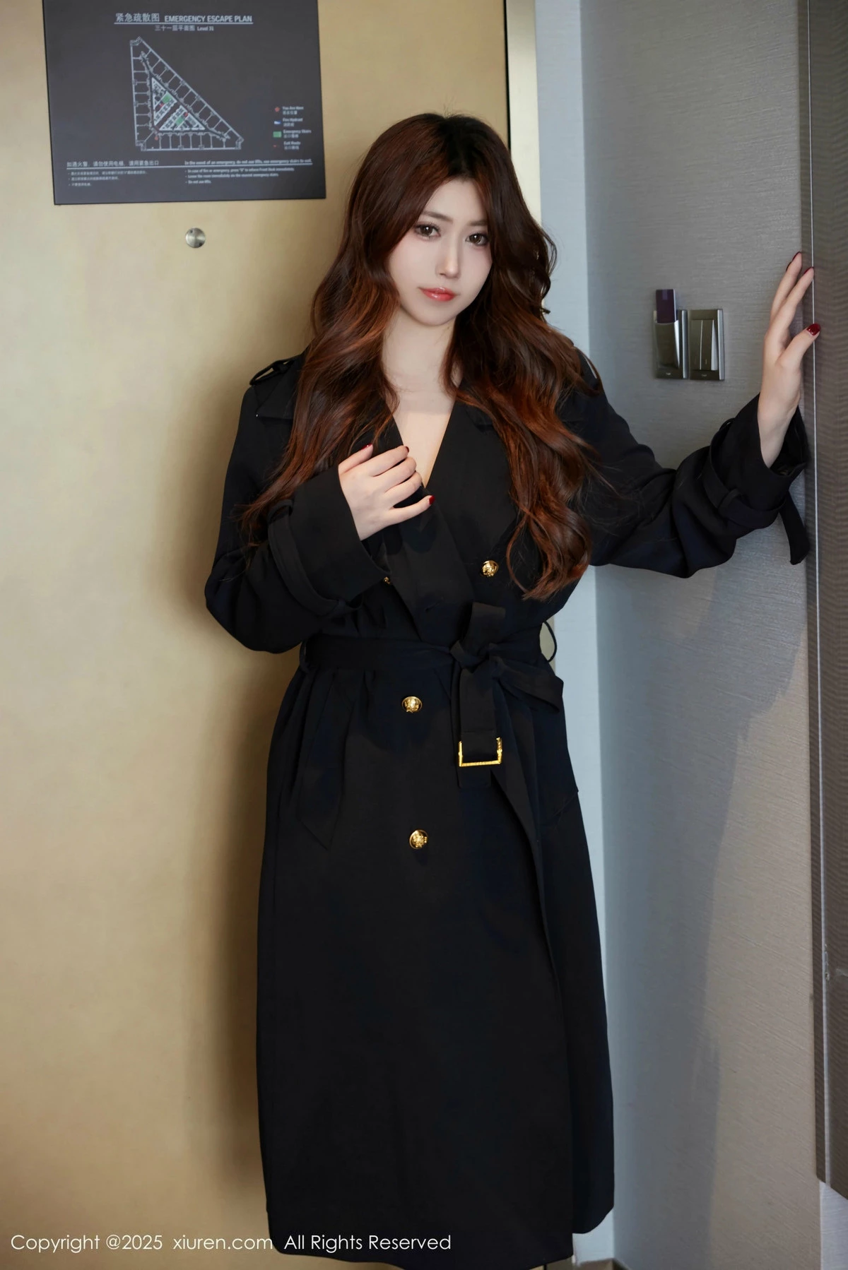 秀人集.com_[XiuRen秀人网]No.9913_模特蛋蛋宝黑色OL服饰露性感黑色情趣内衣秀丰腴身材诱惑写真71P