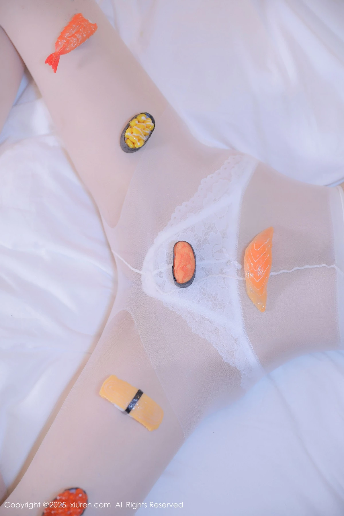 秀人集.com_[XiuRen秀人网]No.9916_模特伊一Moon性感白T露白色内衣配超薄白丝秀曼妙身姿诱惑写真52P