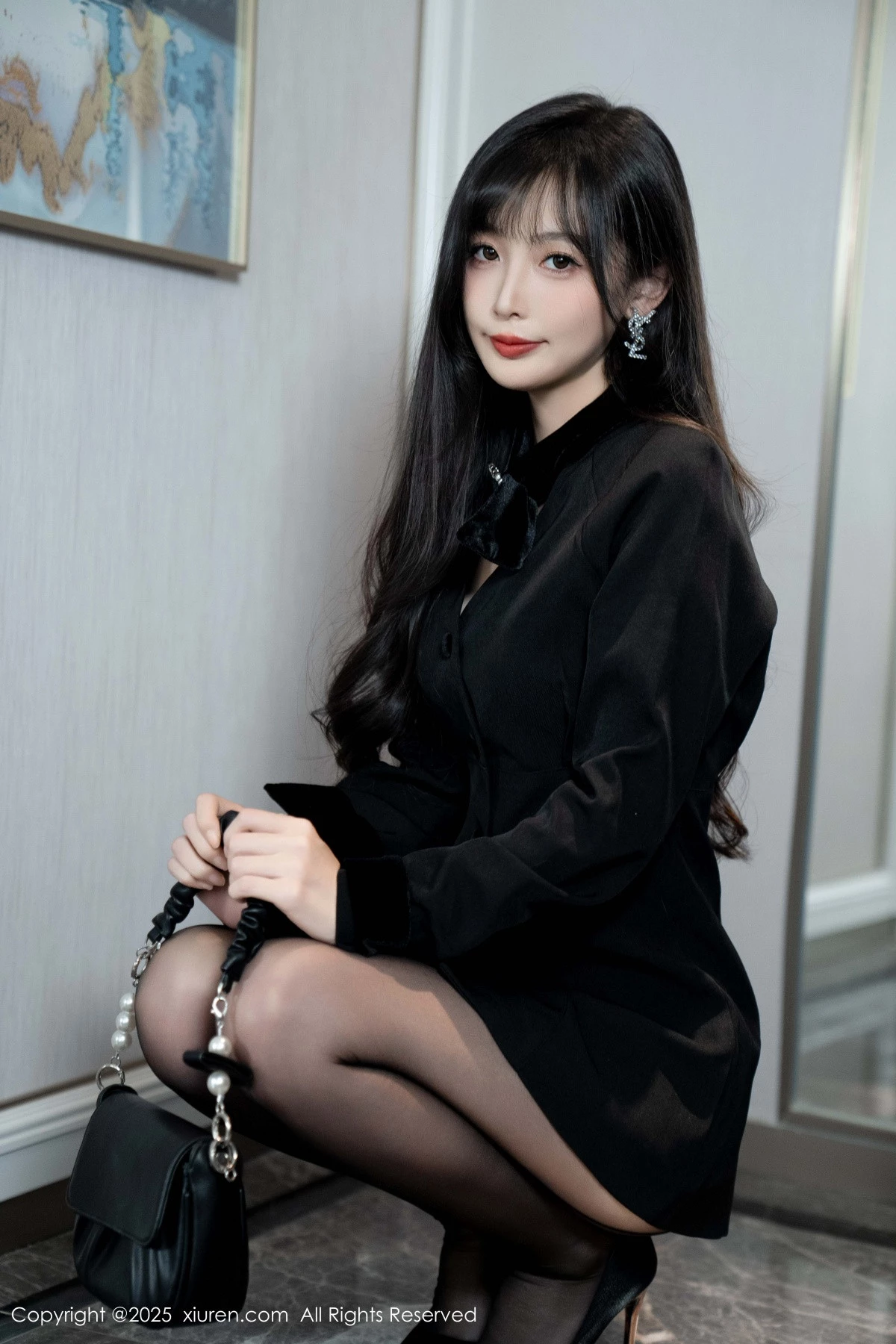 秀人集.com_[XiuRen秀人网]No.9918_模特樱桃小阑子黑色外套露性感内衣配开档黑丝秀曼妙身姿诱惑写真99P