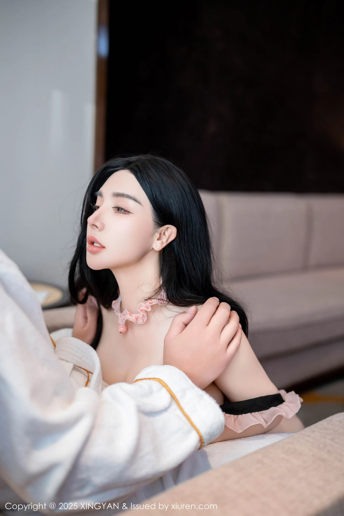 秀人集.com_[XINGYAN星颜社]VOL.312_模特潘思沁情节拍摄性感黑色轻透情趣服饰秀巨乳肥臀诱惑写真70P